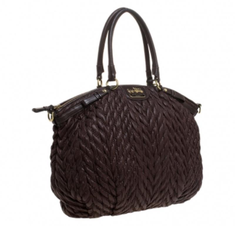 Donna La borsa Madison del 70° Anniversario in nylon e pelle trapuntata marrone scuro di Coach in vendita