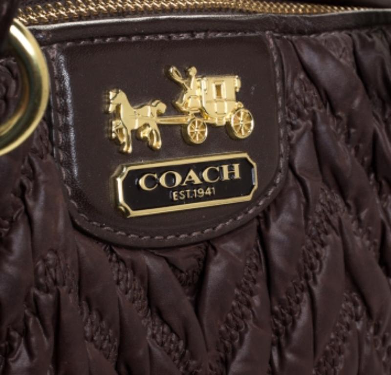 La borsa Madison del 70° Anniversario in nylon e pelle trapuntata marrone scuro di Coach in vendita 1