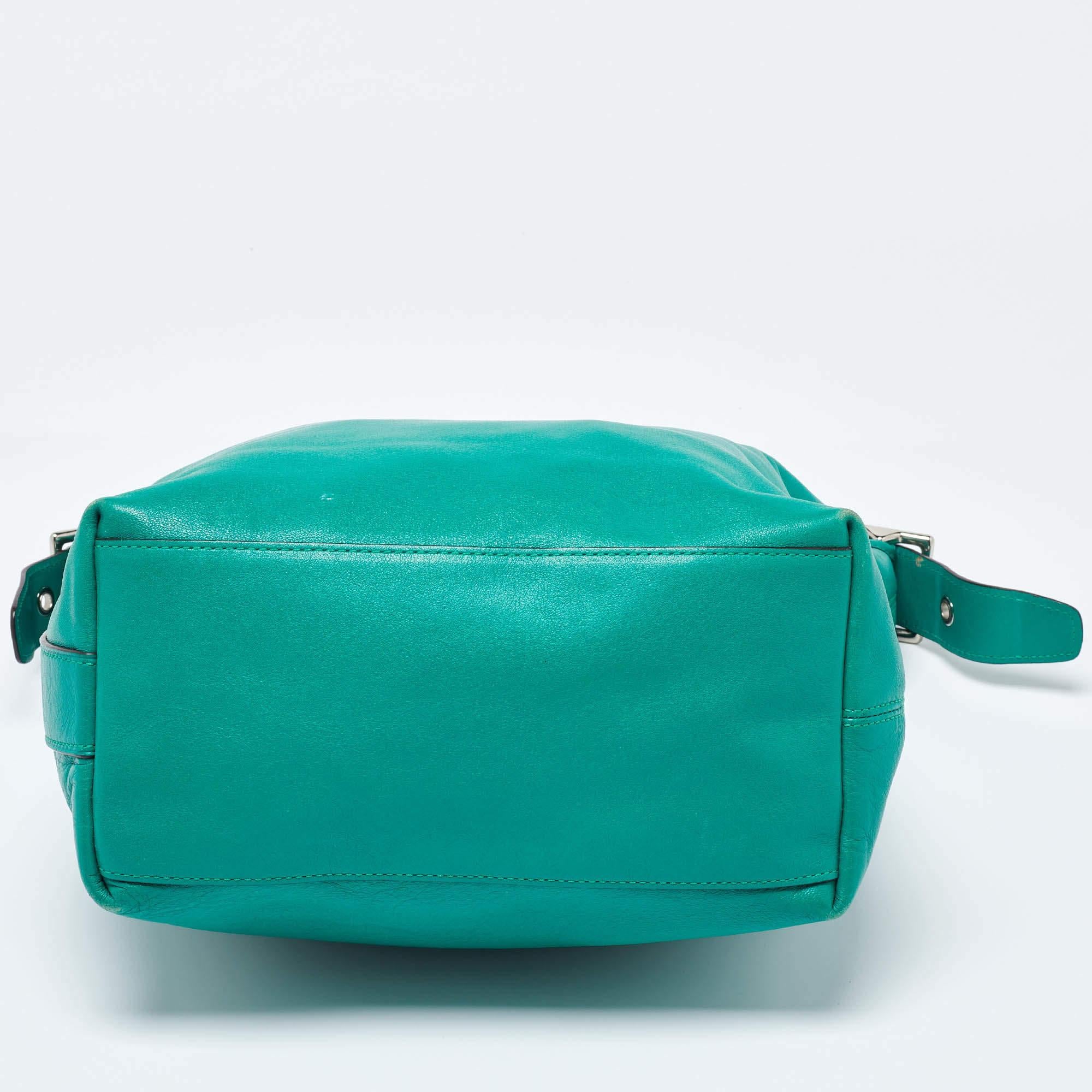 Bolso de piel verde con borla Legacy de Coach en venta 1