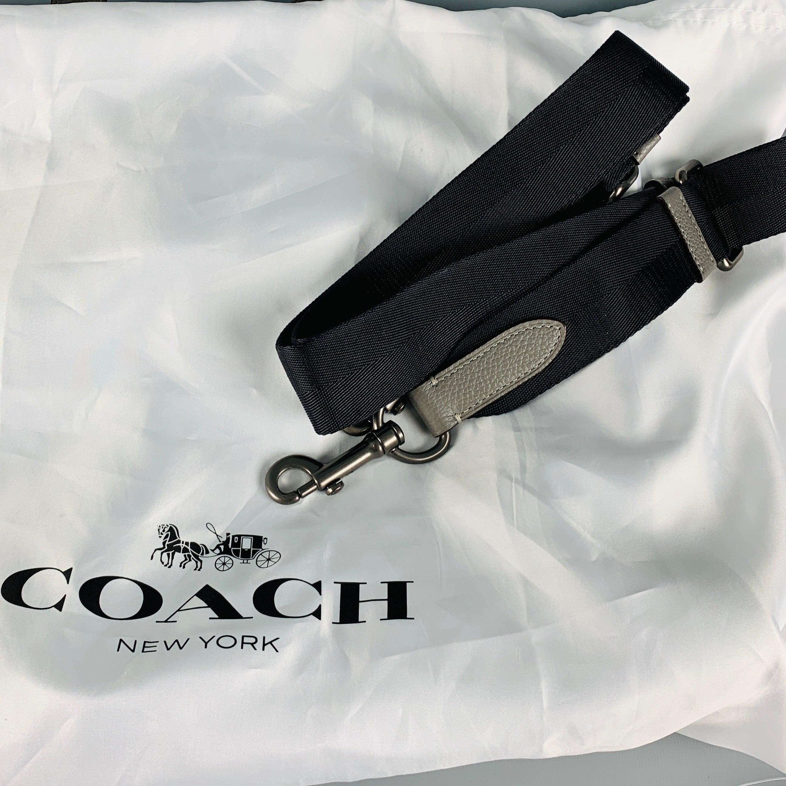 COACH Grey Pebble Grain Leather Tote Bag For Sale 7