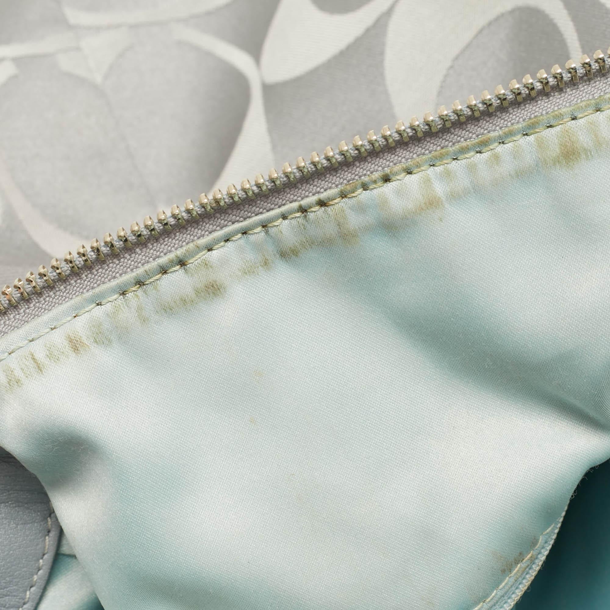Coach Signature grise en tissu et cuir Kristin Hobo en vente 3