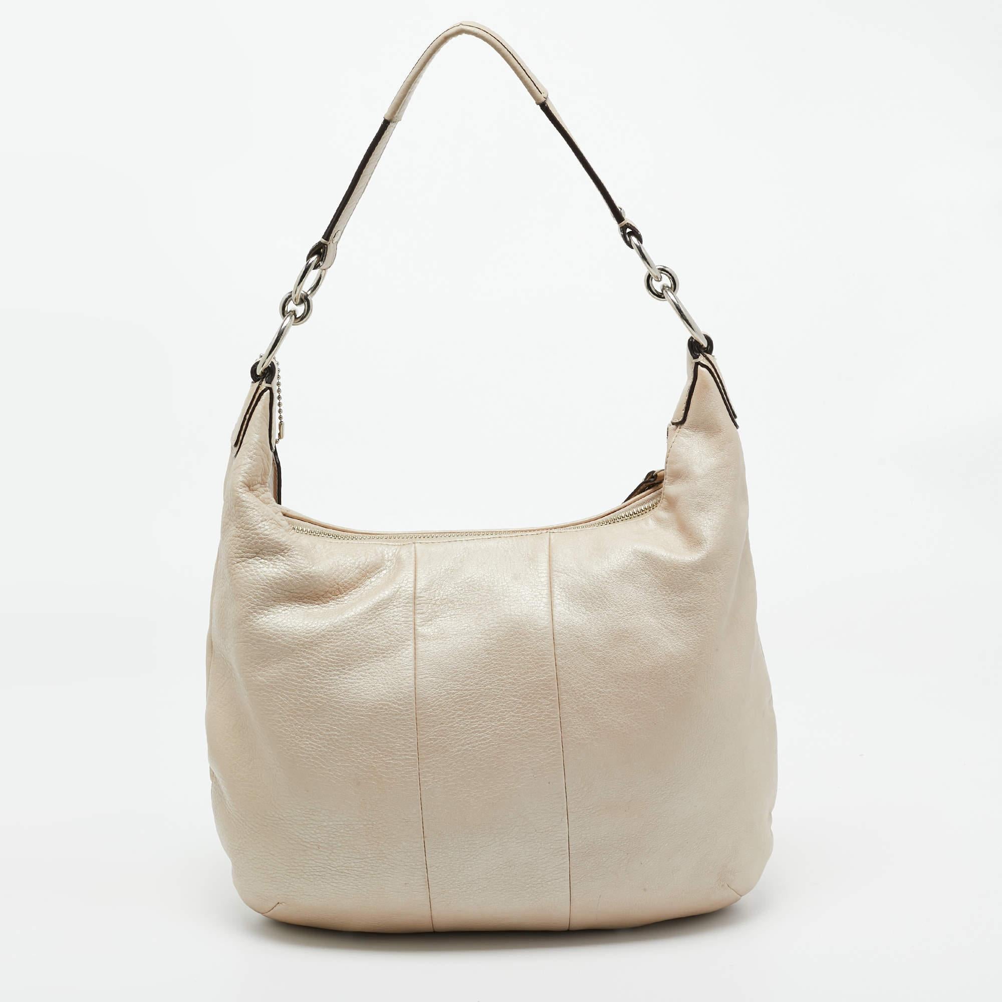 Coach Ivory Leather Kristin Hobo In Good Condition For Sale In Dubai, Al Qouz 2