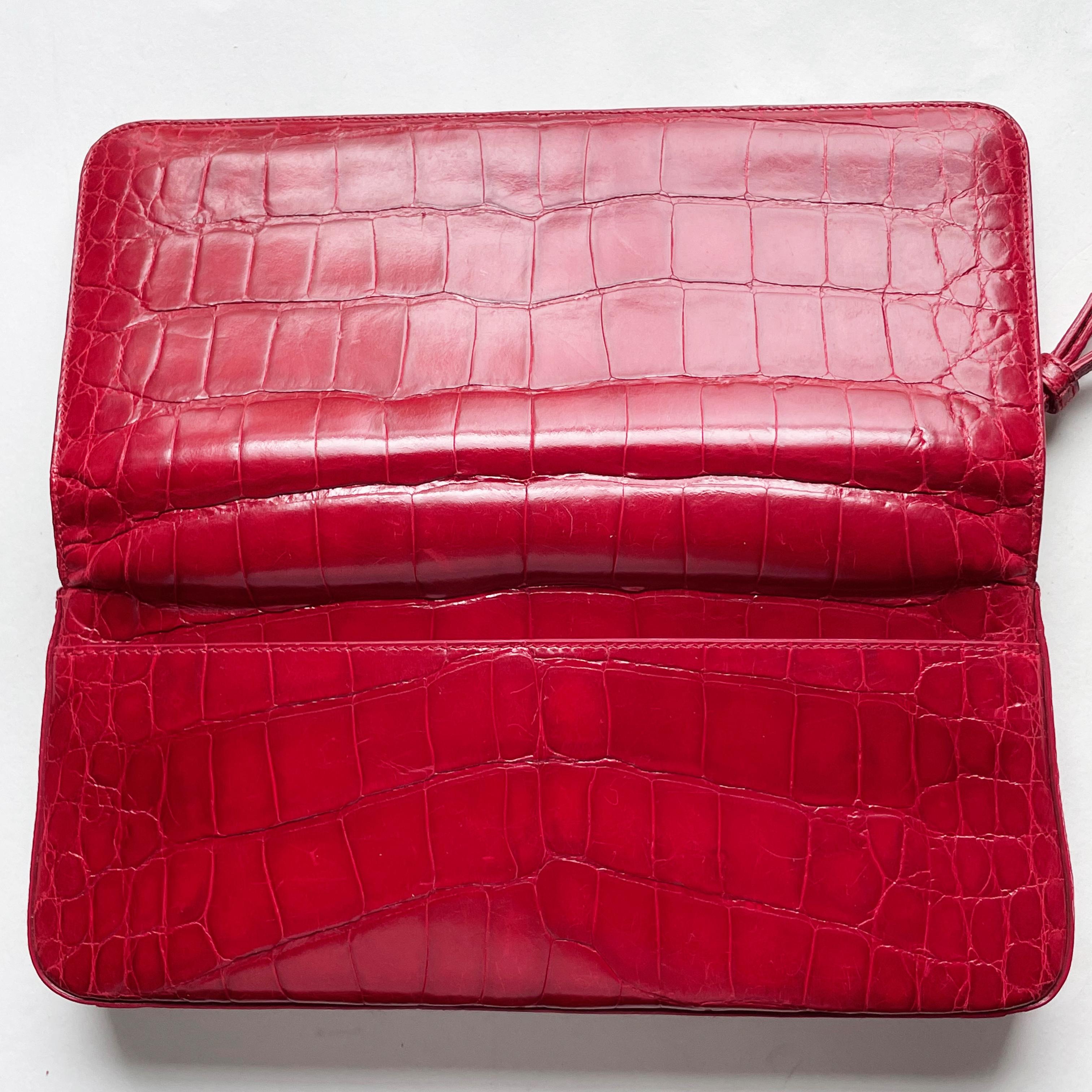 Coach Large Clutch Bag #8389 Italy Limited Edition Red Exotic Alligator HTF Rare For Sale 6