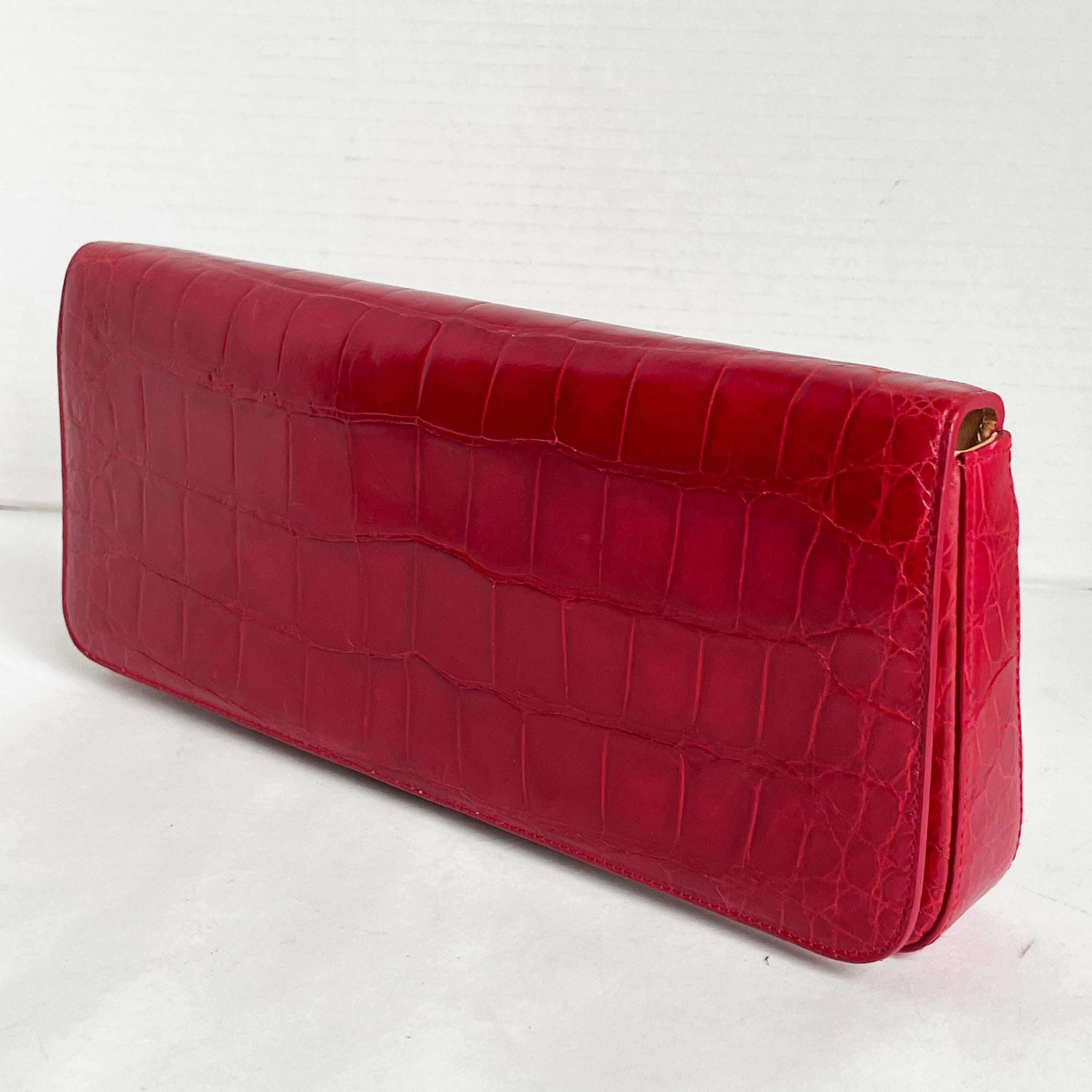 Coach Large Clutch Bag #8389 Italy Limited Edition Red Exotic Alligator HTF Rare For Sale 2