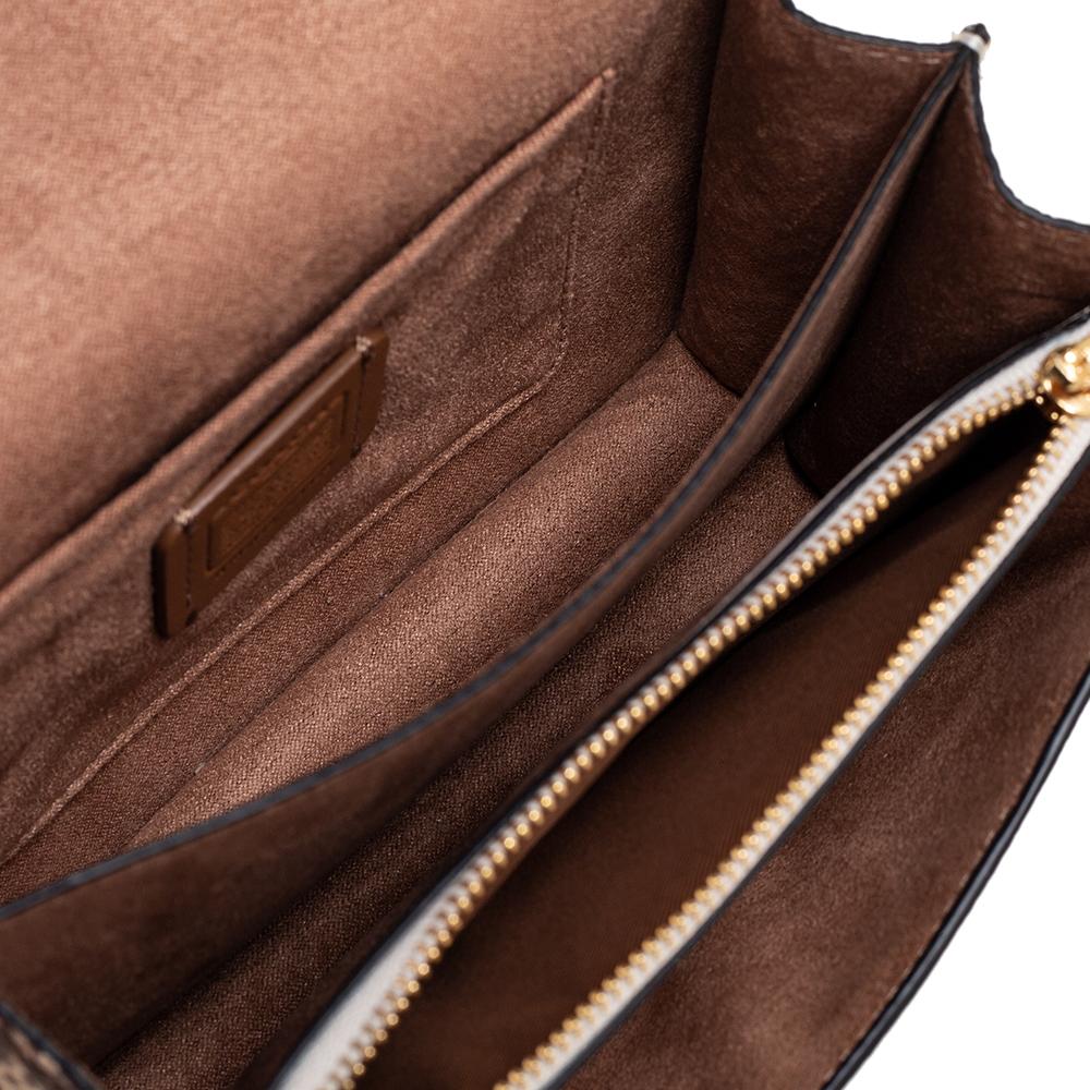 Coach - Sac à bandoulière Klare en cuir et toile enduite beige clair avec sangle Rivets 2