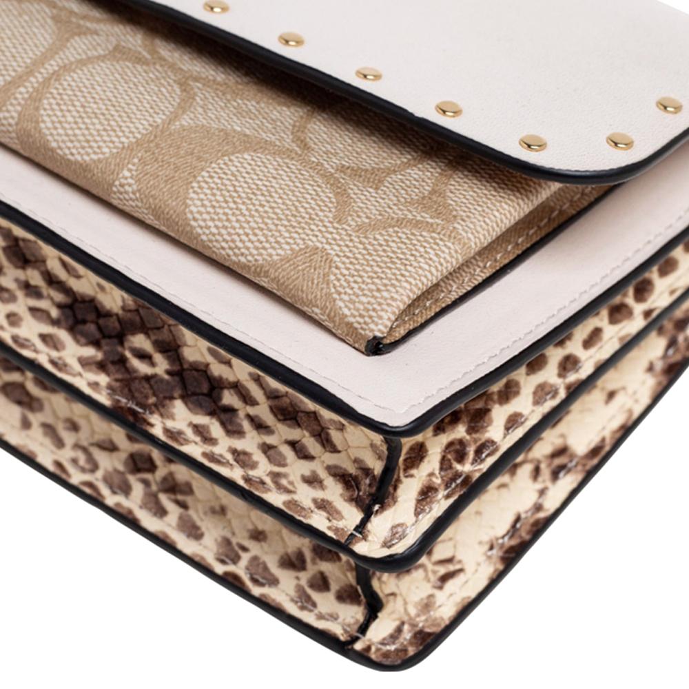 Coach - Sac à bandoulière Klare en cuir et toile enduite beige clair avec sangle Rivets 1