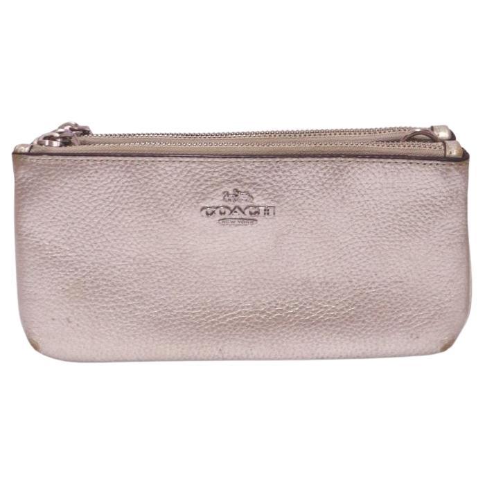 Coach Metallic Silver Leather Wristlet Crossbody Bag in vendita