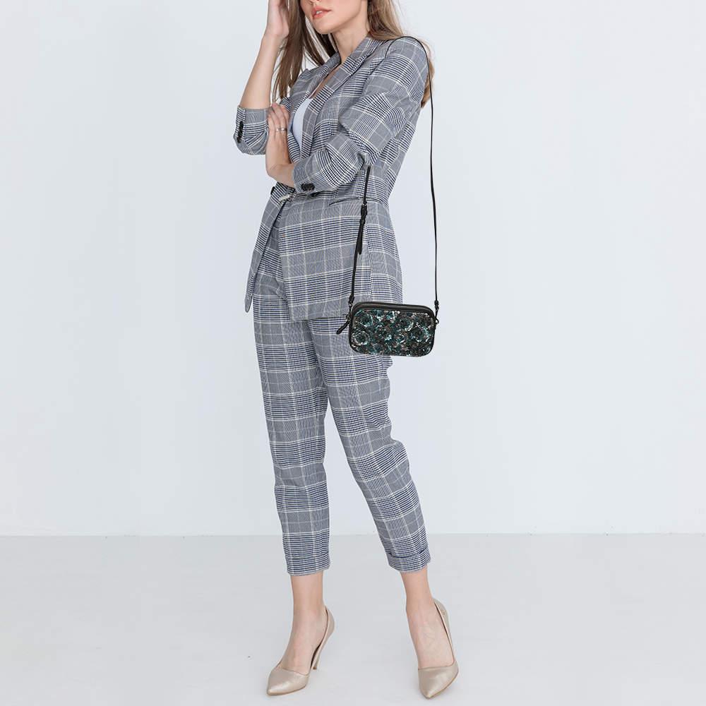Express your personal style with this high end crossbody bag. Crafted from quality materials  it has been added with fine details and is finished perfectly. It features a well sized interior.