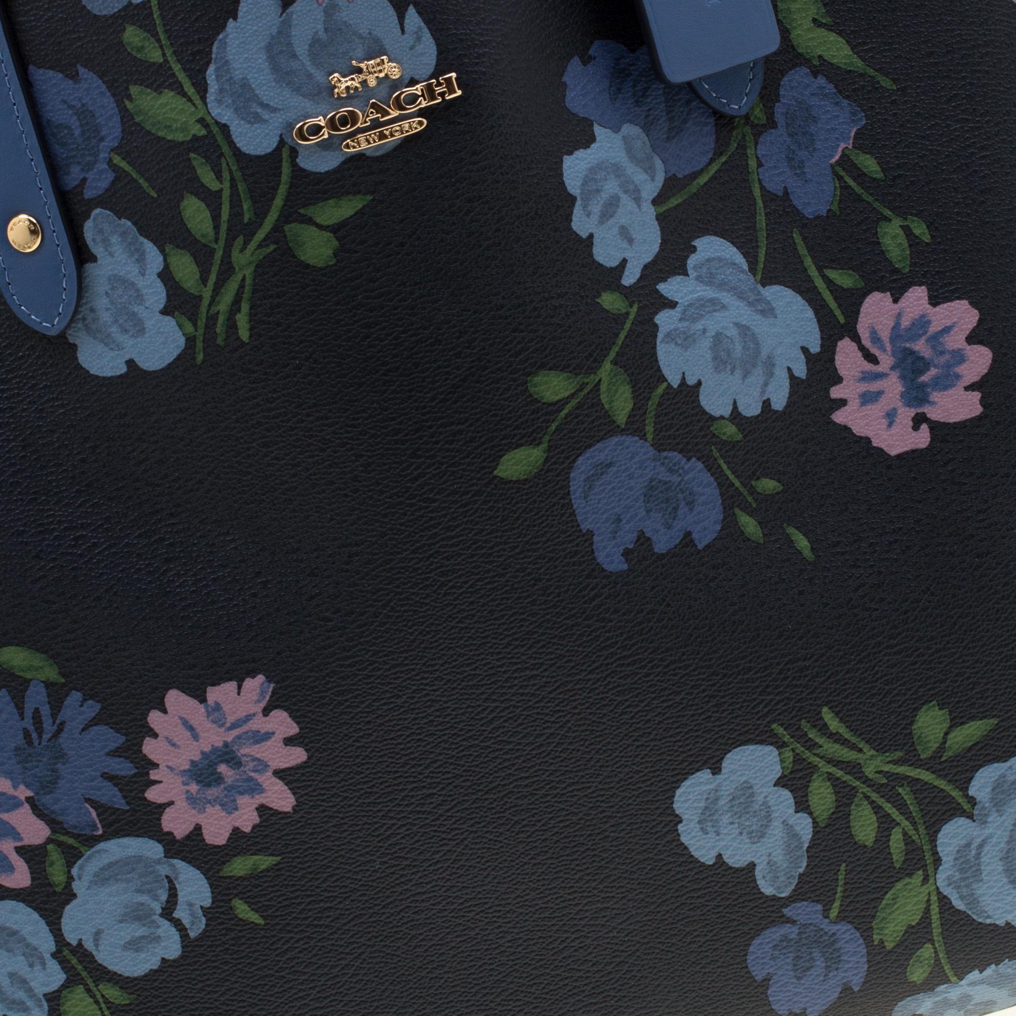Coach Navy Blue/Beige Floral Print And Signature Coated Canvas Reversible City T In New Condition In Dubai, Al Qouz 2