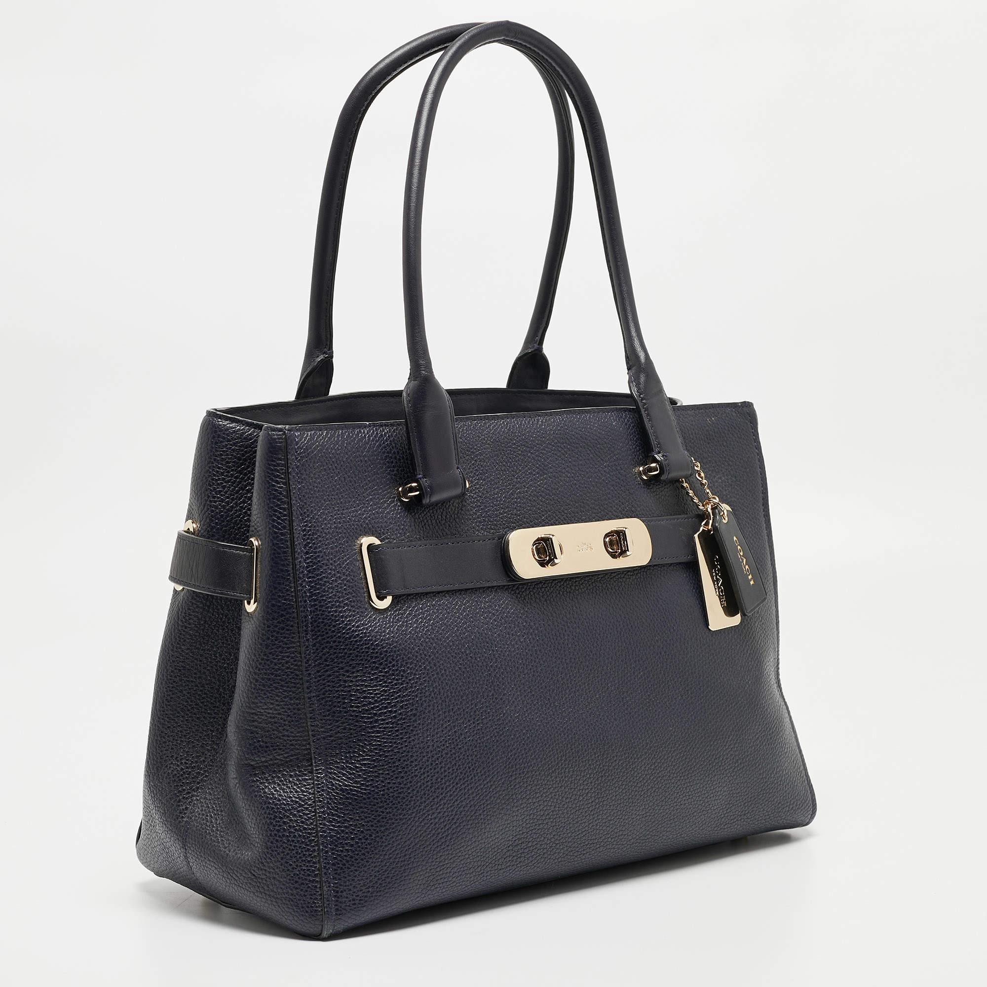 Coach Navy Blue Leather Swagger 33 Tote In Good Condition In Dubai, Al Qouz 2