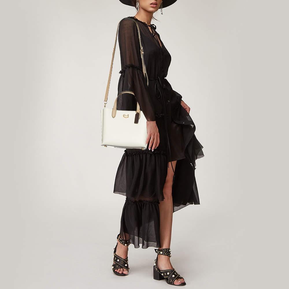 Coach Off White/Beige Leather Willow Tote In New Condition In Dubai, Al Qouz 2
