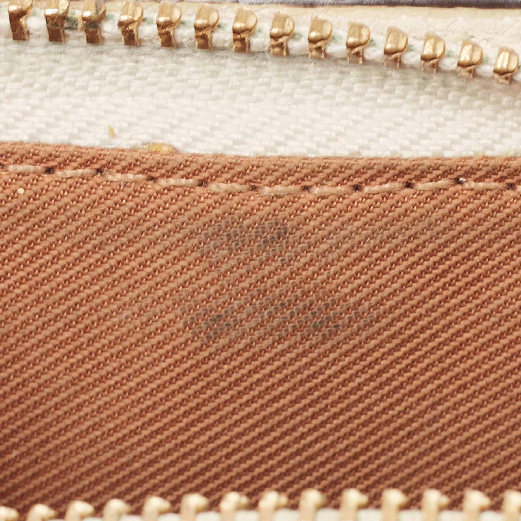 Coach Off White/Brown Leather Snap Compact Wallet In Good Condition For Sale In Dubai, Al Qouz 2
