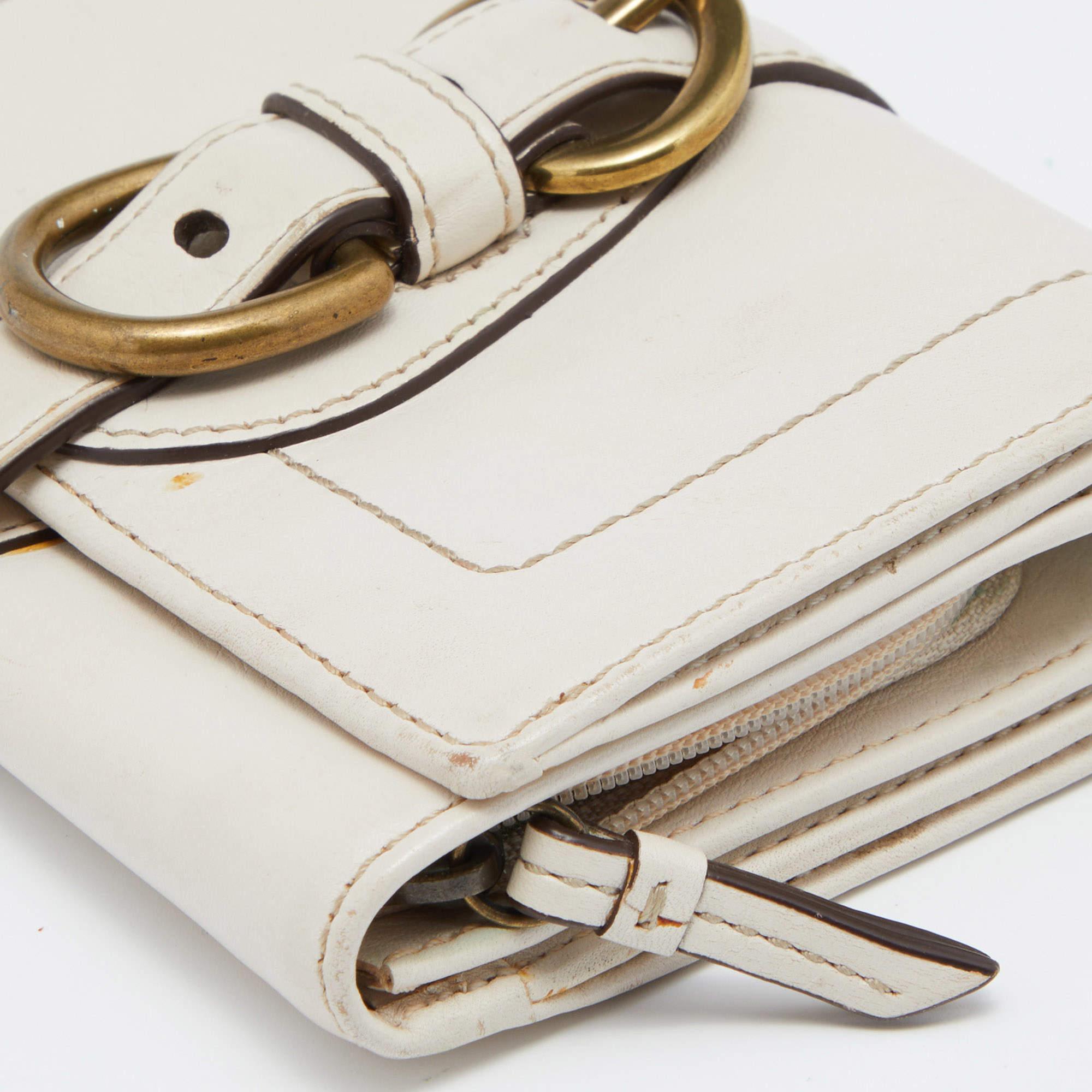 Coach Off White Leather Compact Wallet For Sale 4