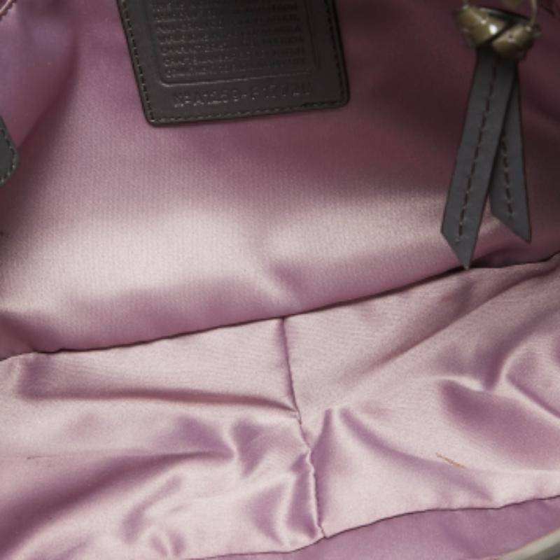 De las mujeres Bolso Coach verde oliva Op Art en charol estampado East West Gallery Tote en venta