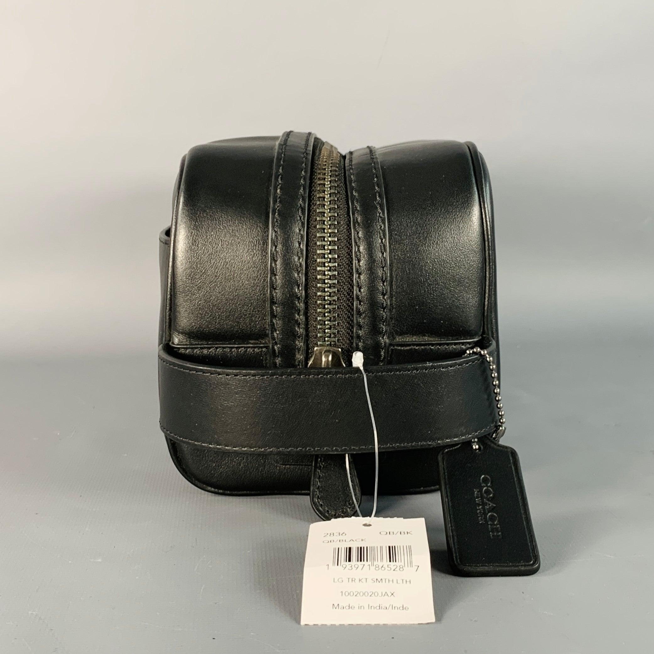 Nero COACH Borsa da toilette con zip in pelle nera taglia unica in vendita