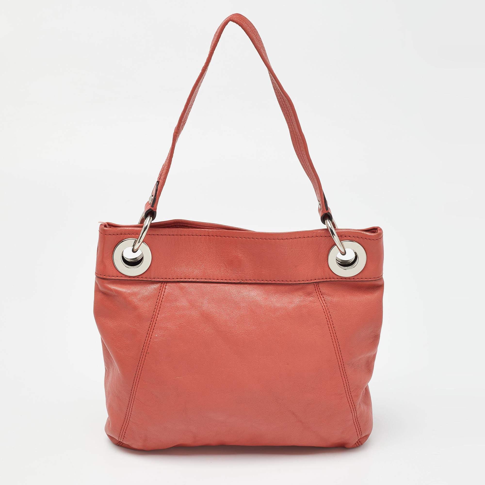 Bolso Coach Ashley Crossbody de piel naranja en Bastante bueno estado para la venta en Dubai, Al Qouz 2