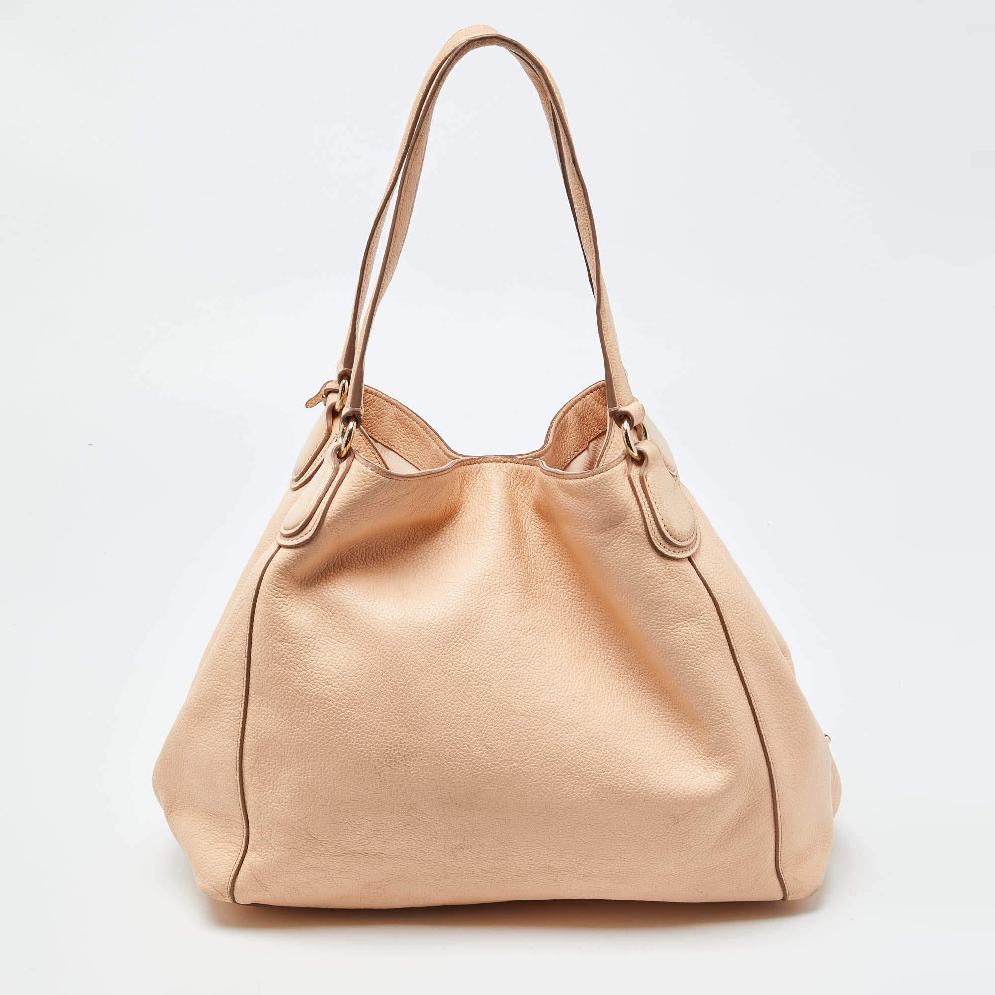 Coach Peach Leather Horse Carriage Edie Shoulder Bag In Good Condition In Dubai, Al Qouz 2