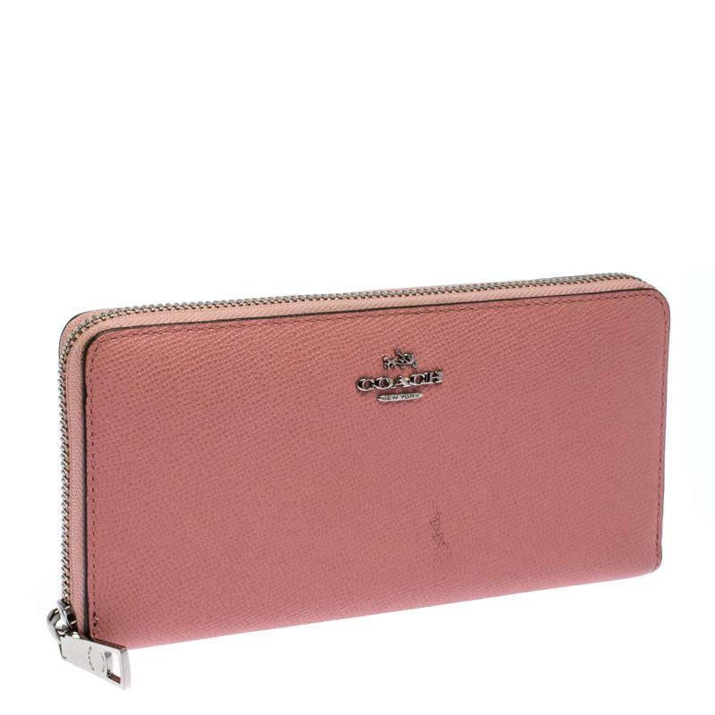 Coach Pink Leather Zip Around Wallet In Good Condition In Dubai, Al Qouz 2