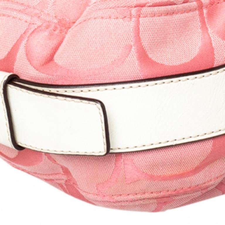 Borsa a spalla in tela e pelle firmata Coach rosa/bianco In condizioni buone a Dubai, Al Qouz 2