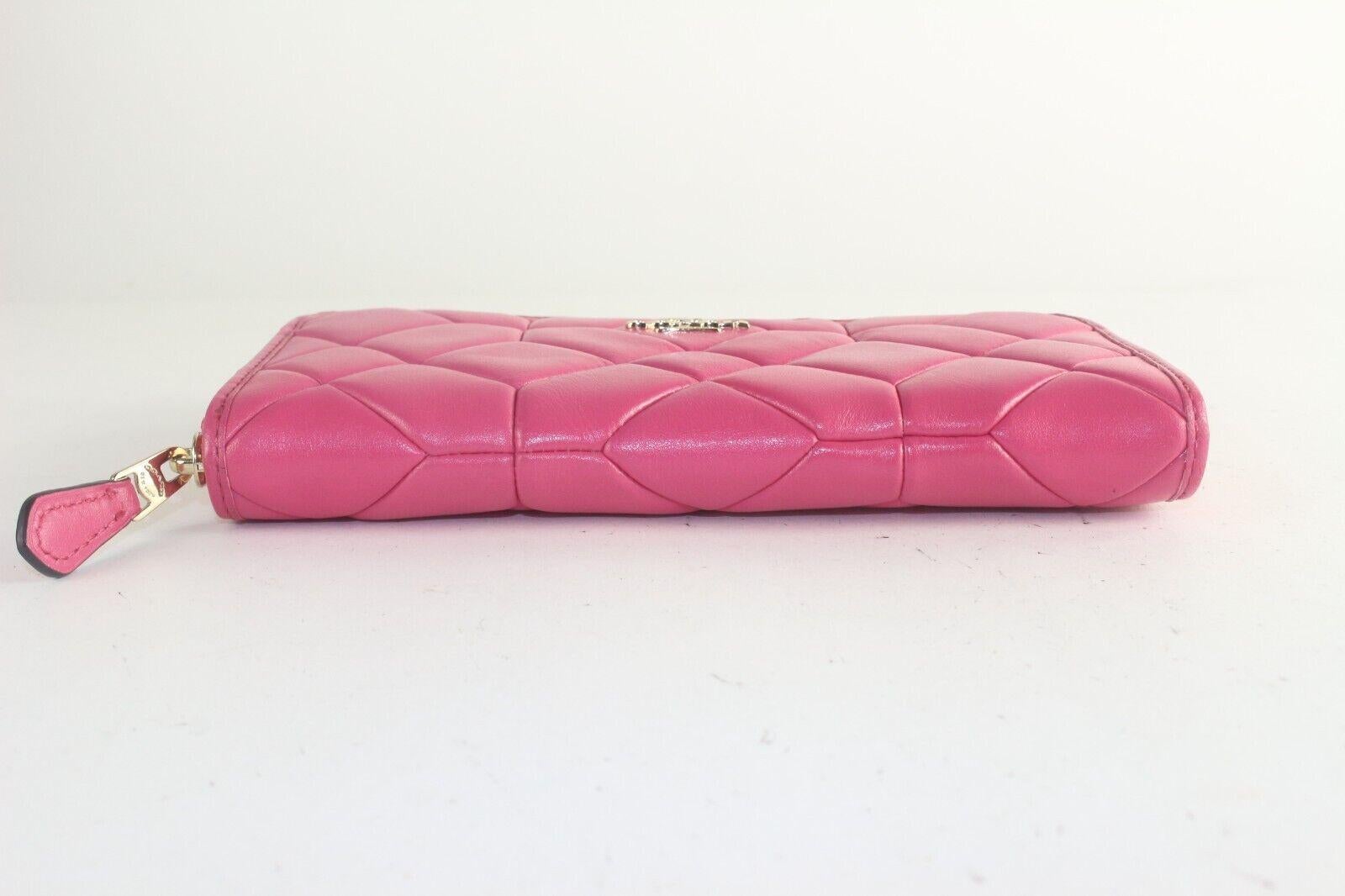 COACH Quilted Pink Zipp Wallet 1CO726K For Sale 6