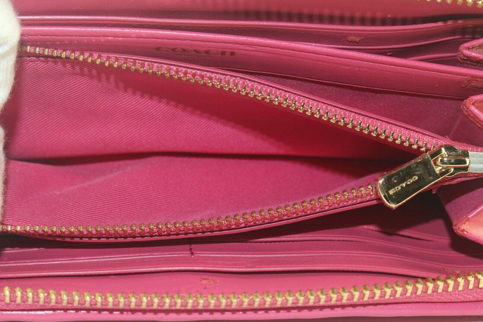 COACH Quilted Pink Zipp Wallet 1CO726K 3