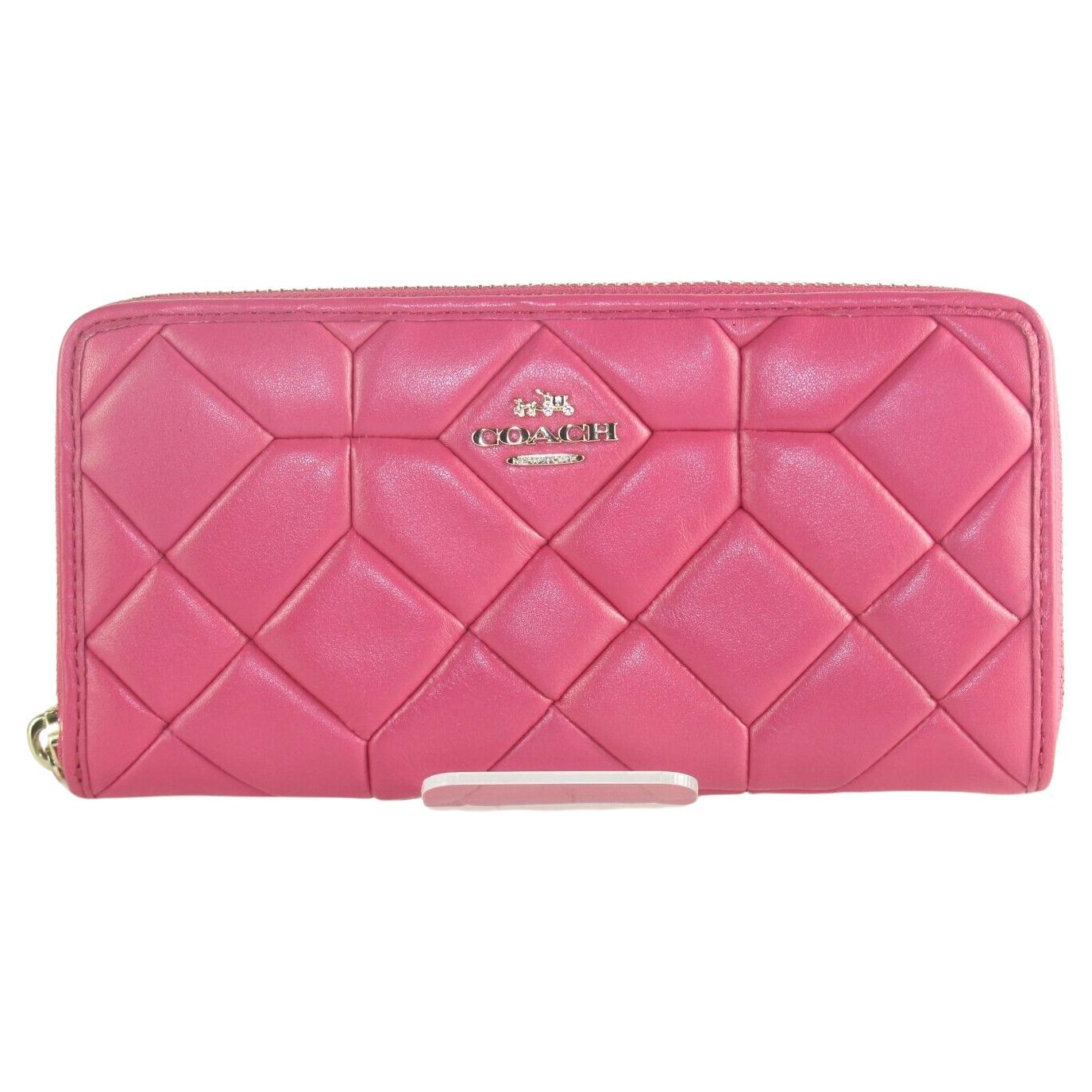 COACH Quilted Pink Zipp Wallet 1CO726K