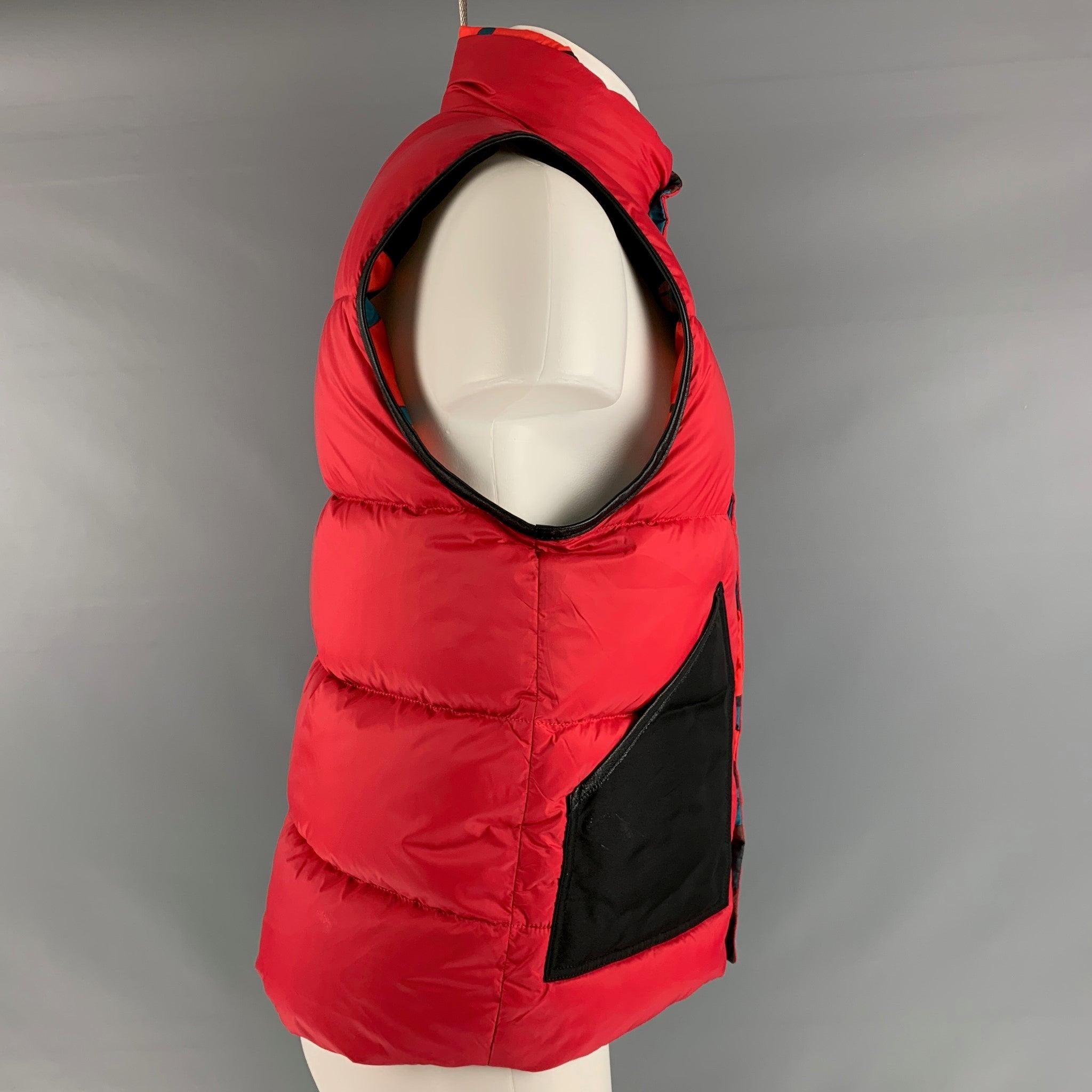 COACH Size S Red Quilted Nylon Reversible Vest In Excellent Condition For Sale In San Francisco, CA