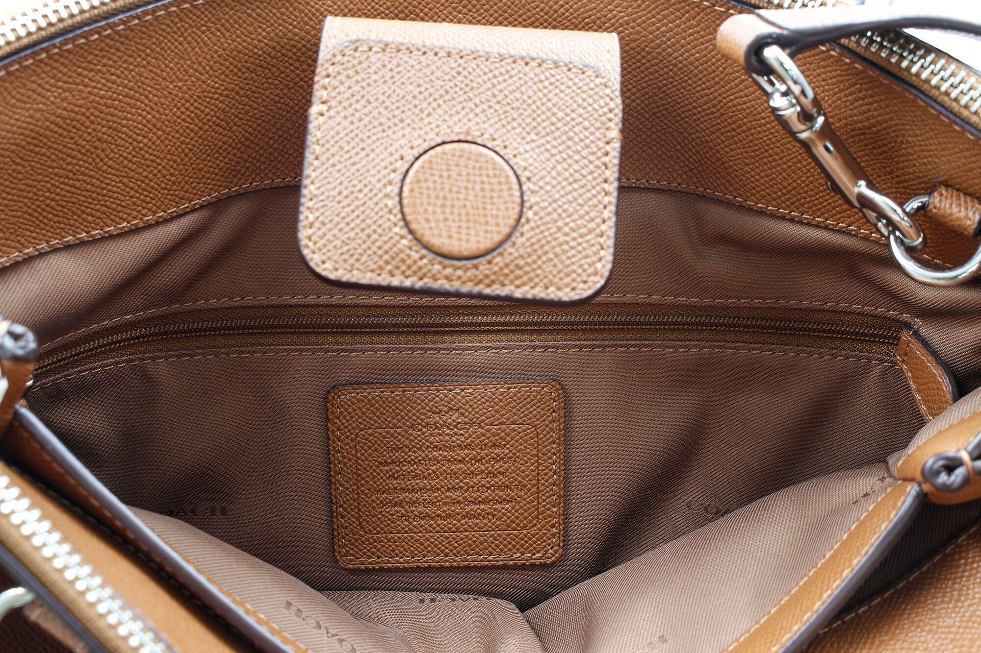 Coach Stanton Carryall Braune Umhängetasche aus Sattelleder für Damen 37148 SV/SD im Zustand „Neu“ in New York, NY