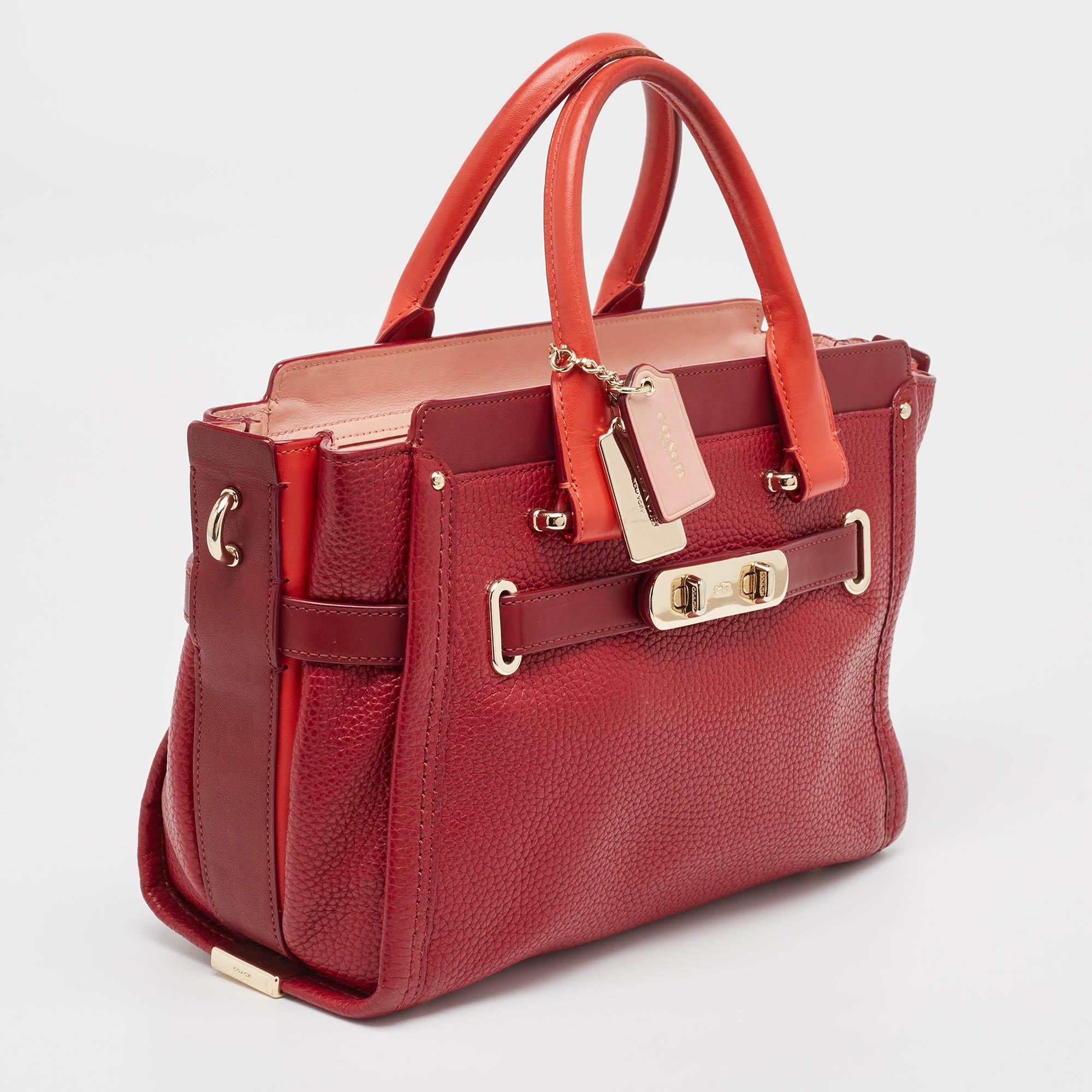 Coach Two Tone Red Leather Swagger 27 Carryall Tote In Good Condition In Dubai, Al Qouz 2