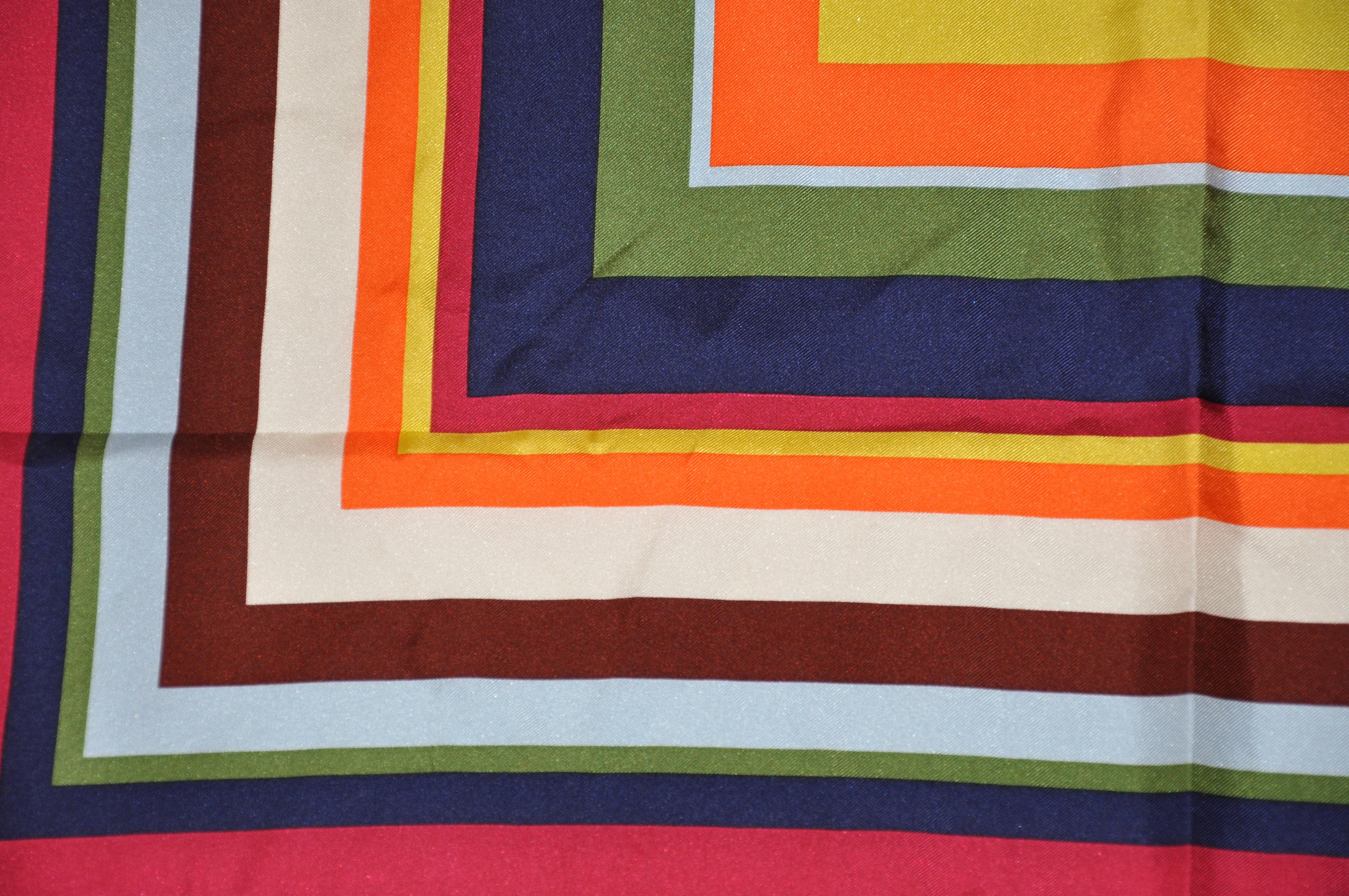 Marron Coach - Écharpe en soie multicolore aux couleurs vives et aux carrés superposés en vente