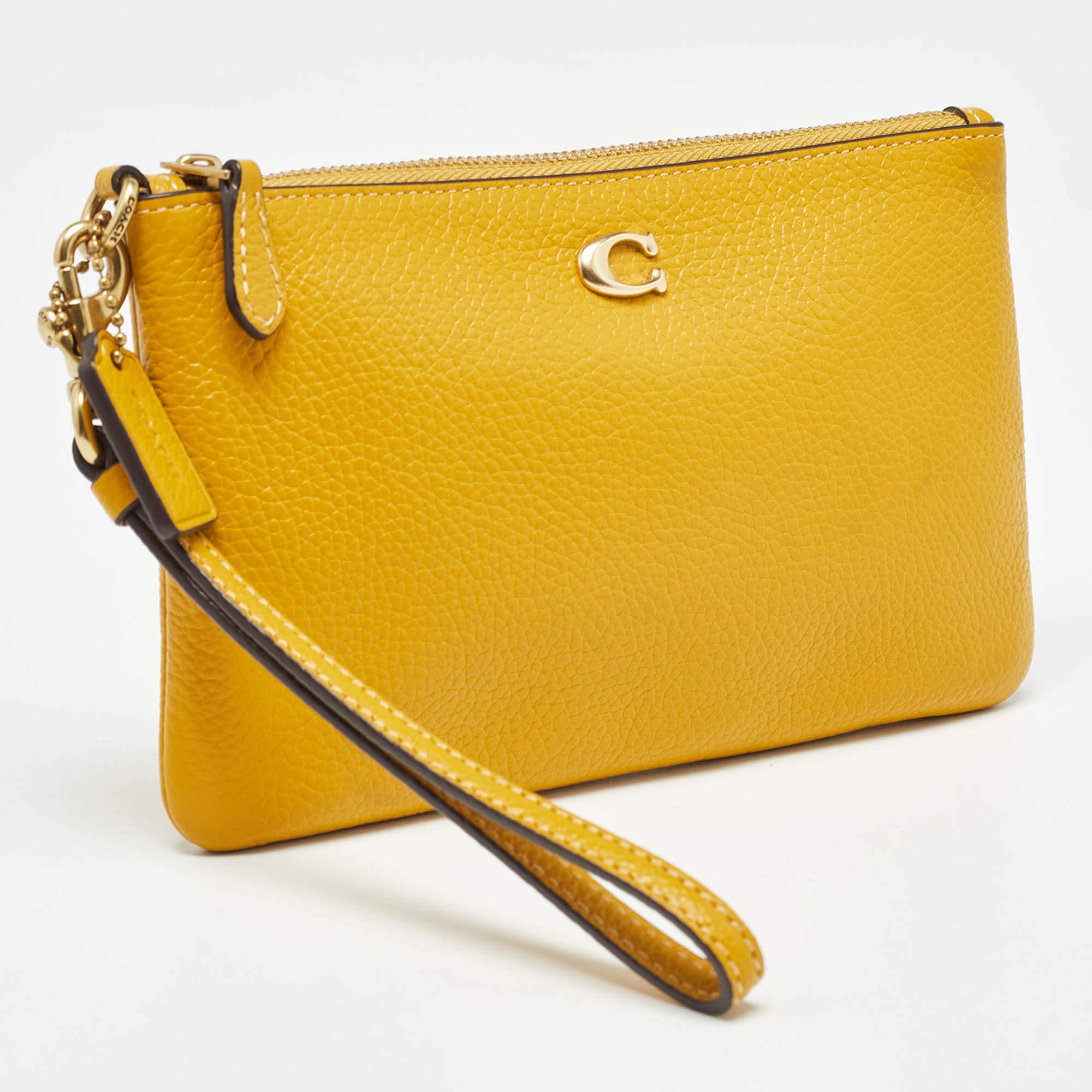 Coach Yellow Leather Wristlet Zip Pouch In Good Condition In Dubai, Al Qouz 2