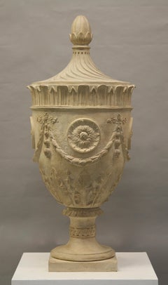 Dekorative Belmont-Urne aus Stein für den Garten von Coade