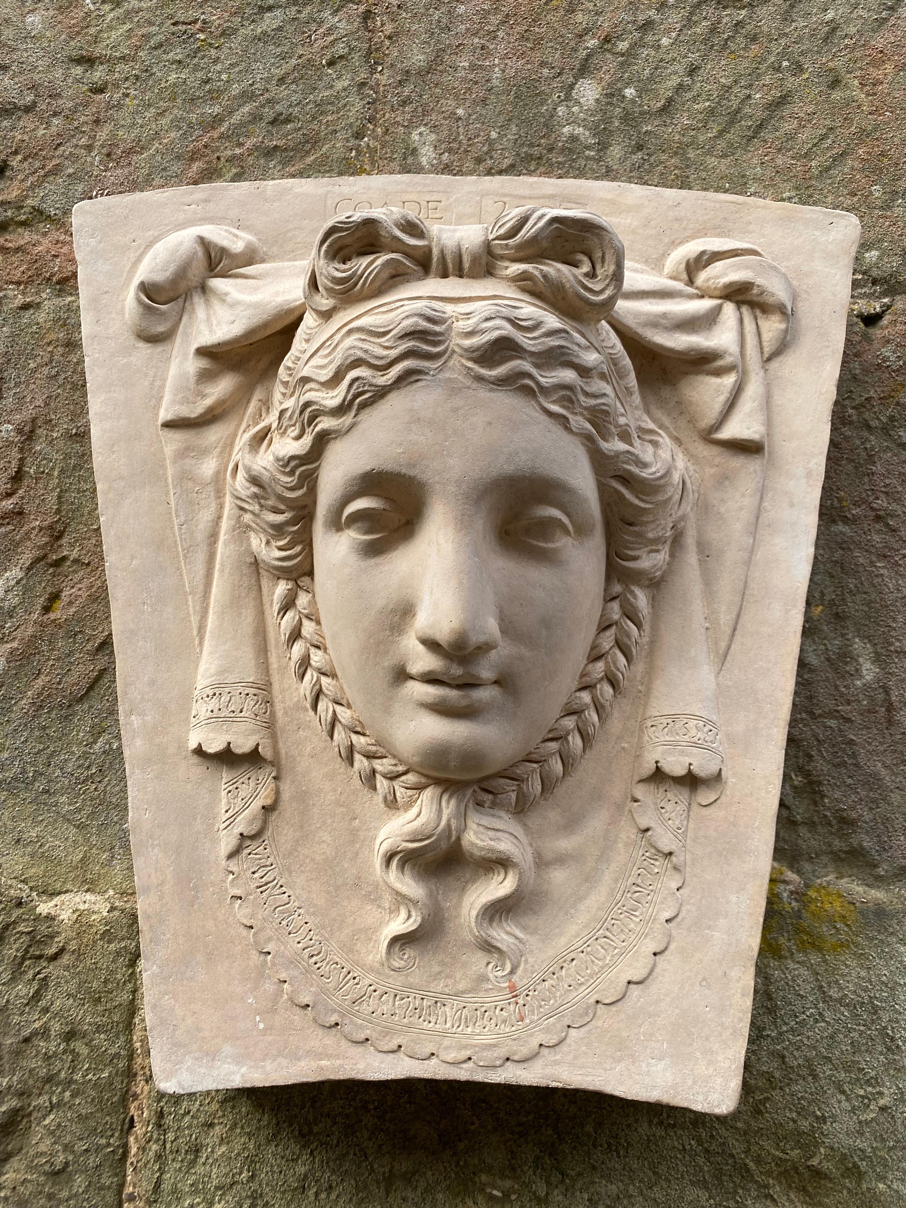 Coade Stone Decorative Keystone Female Head, in Classical Style (18th century) For Sale 4