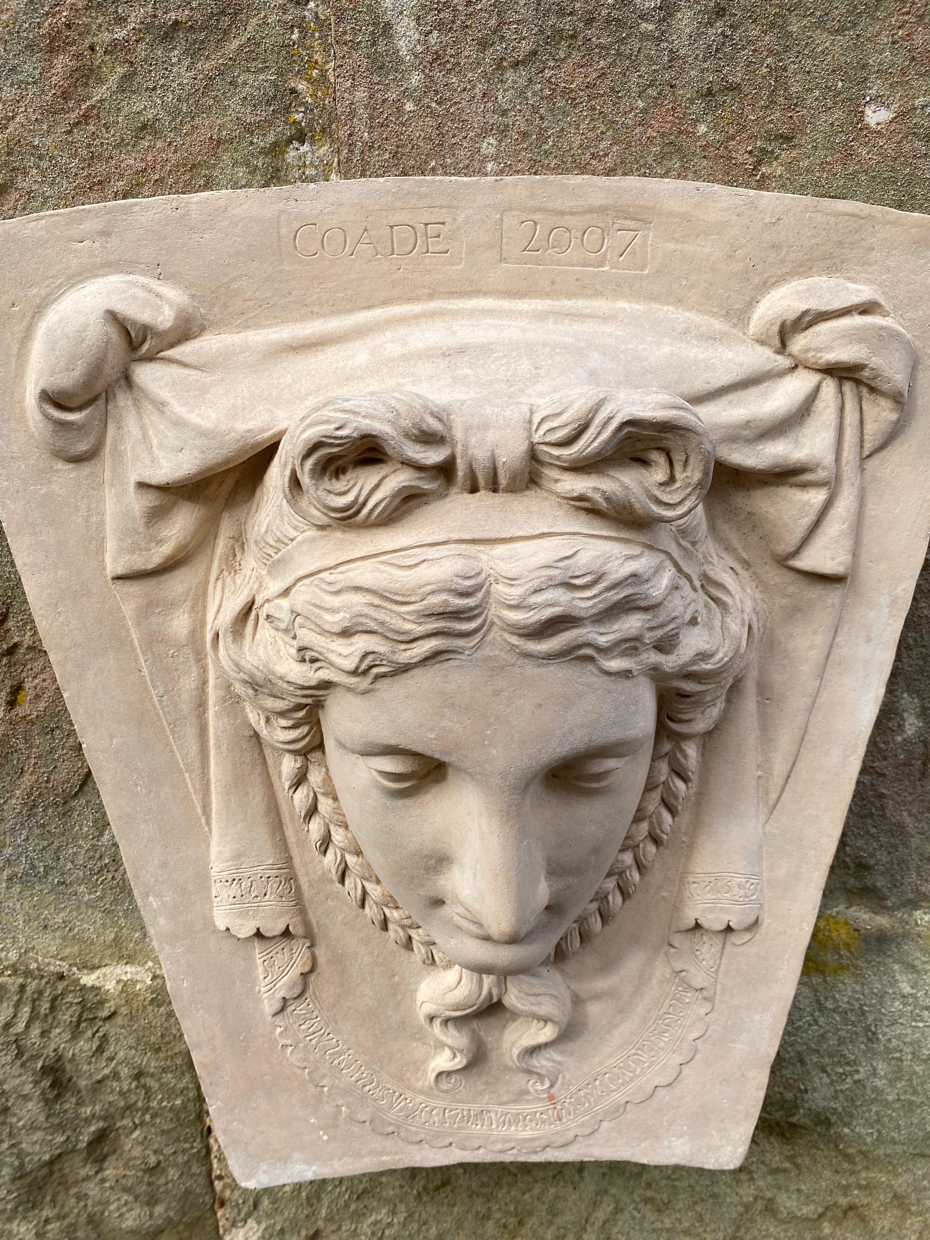 Coade Stone Decorative Keystone Female Head, in Classical Style (18th century) For Sale 7
