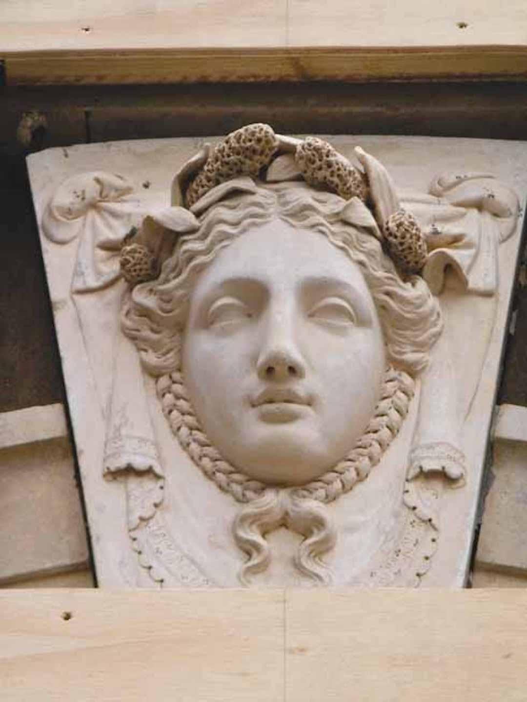 Coade Stone Decorative Keystone Female Head Flora in Classical Style  For Sale 2