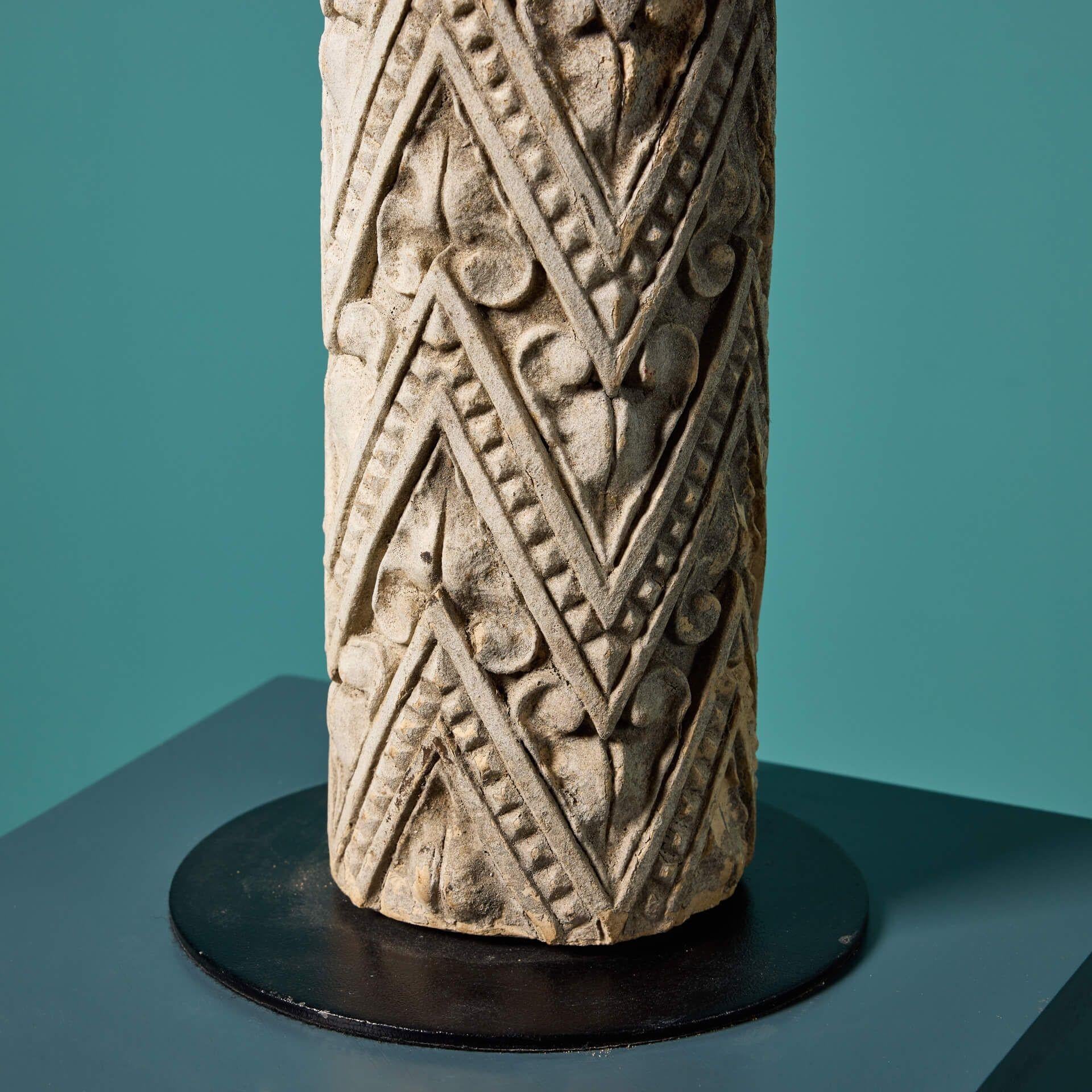Coade-Säulenfragment aus Stein im Steinstil im Zustand „Relativ gut“ im Angebot in Wormelow, Herefordshire
