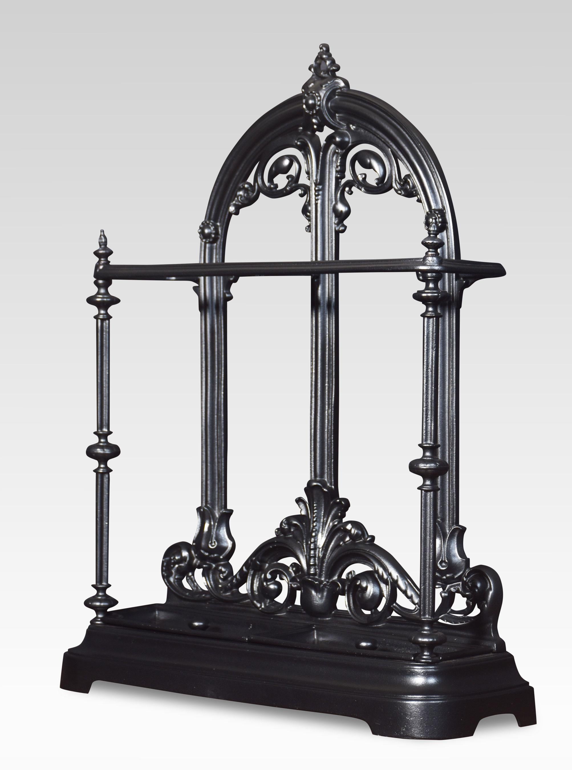 Coalbrookdale cast iron umbrella stand In Good Condition For Sale In Cheshire, GB