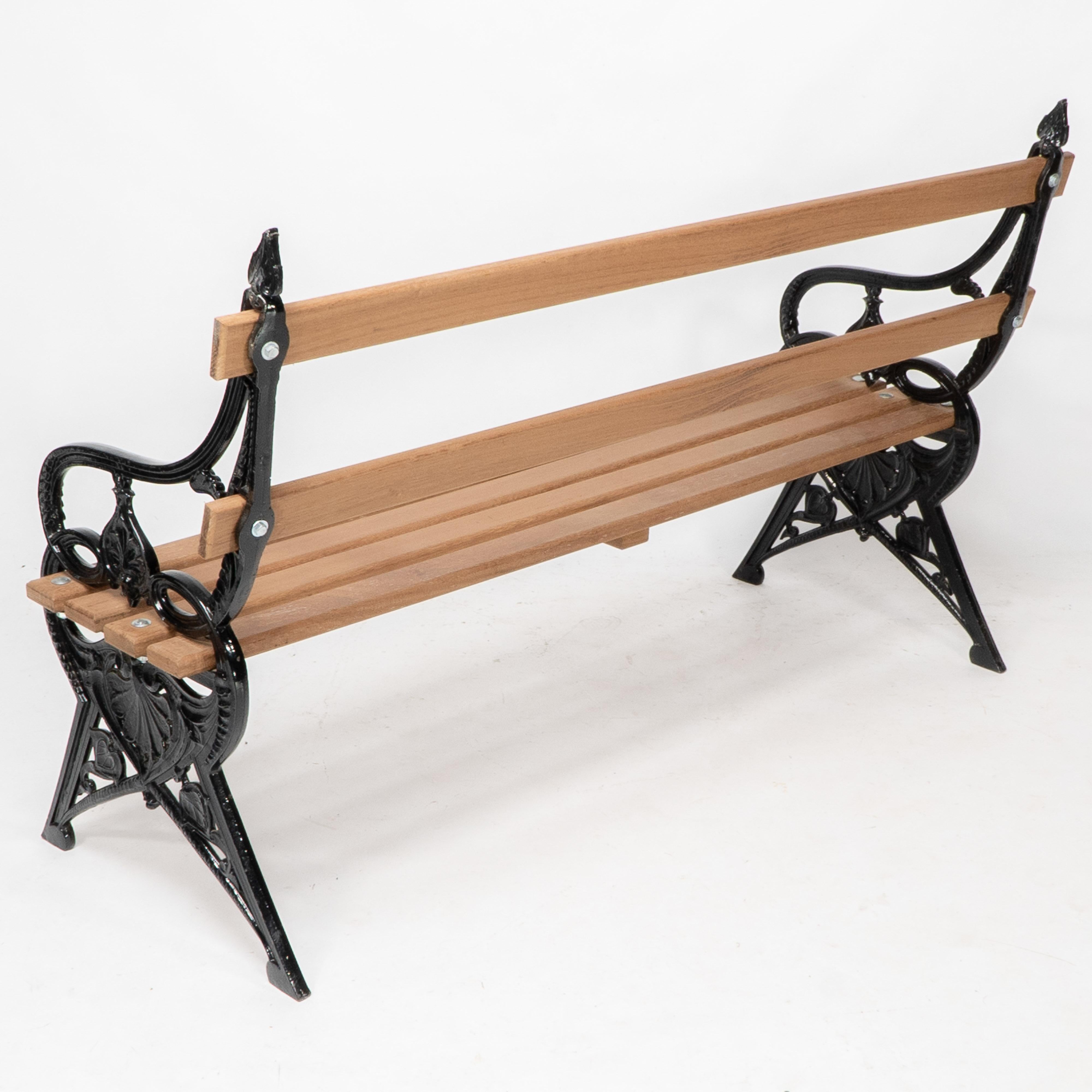 Coalbrookdale. Lily Pad pair of Aesthetic Movement cast iron garden benches For Sale 10