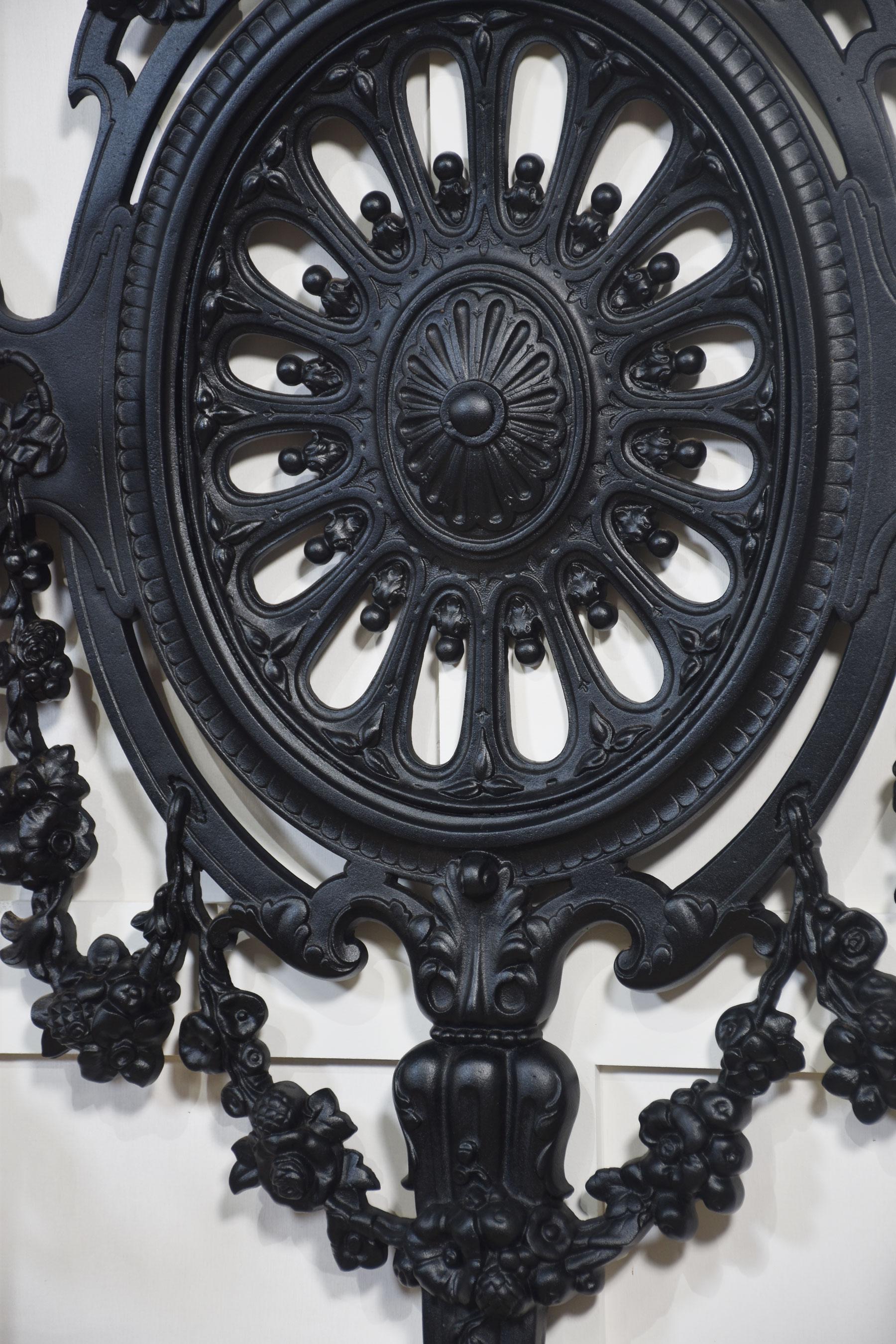 Britannique Stand en fonte de style Coalbrookdale en vente
