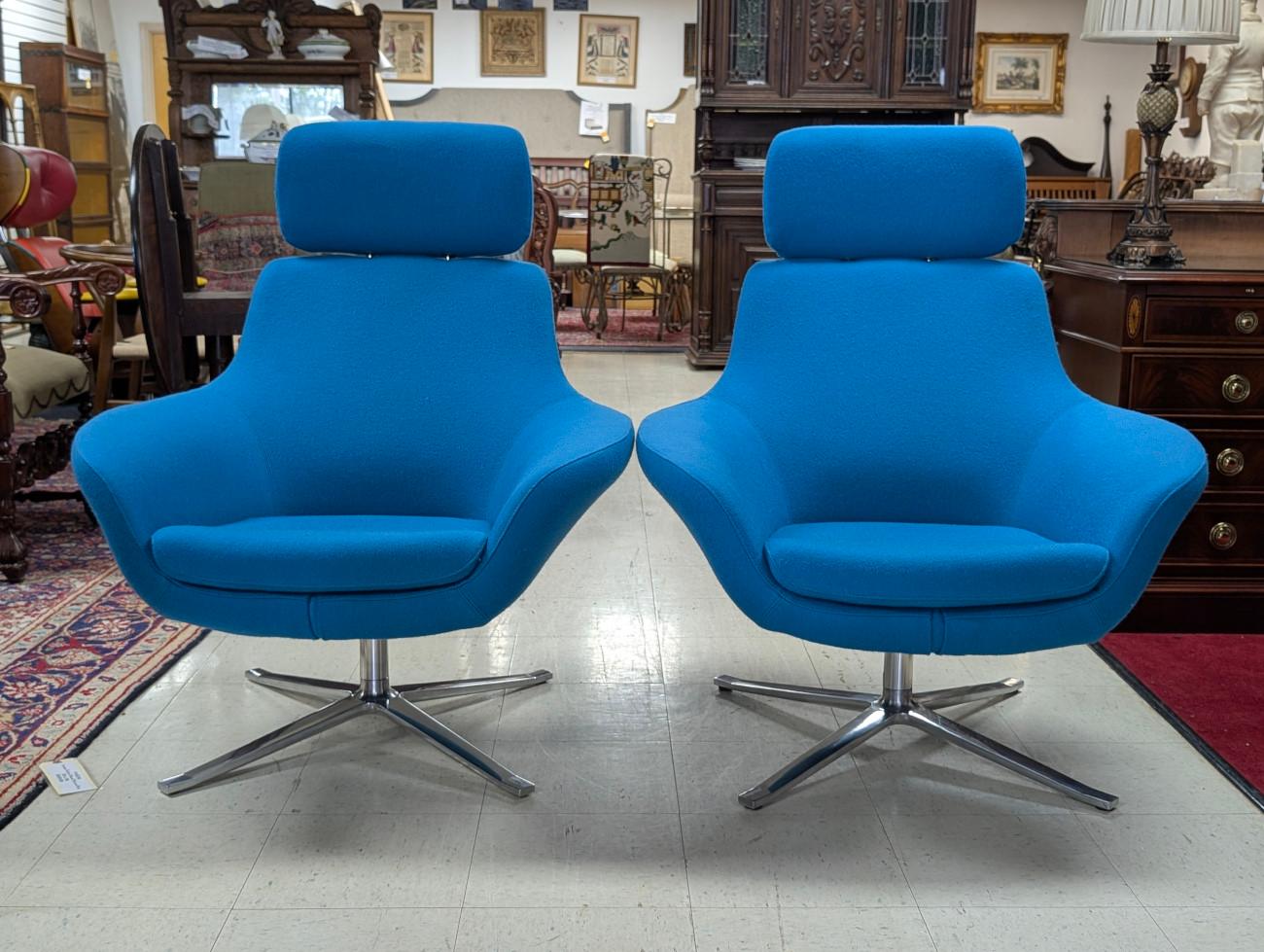 Silla de salón giratoria Bob con reposacabezas, azul turquesa, 41,25″H en venta 5