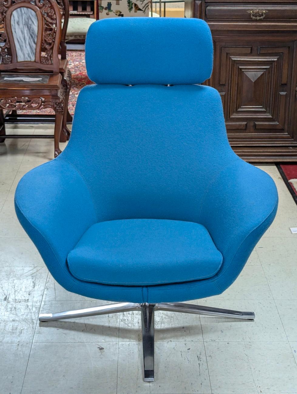 El precio es por una silla
Preciosa silla
Totalmente tapizado
Color teal
Reposacabezas ajustable
Asiento acolchado
Base giratoria de acero
¡Inmaculada! Estupendo estado, limpio, sin manchas ni roturas, totalmente giratorio. Ver todas las