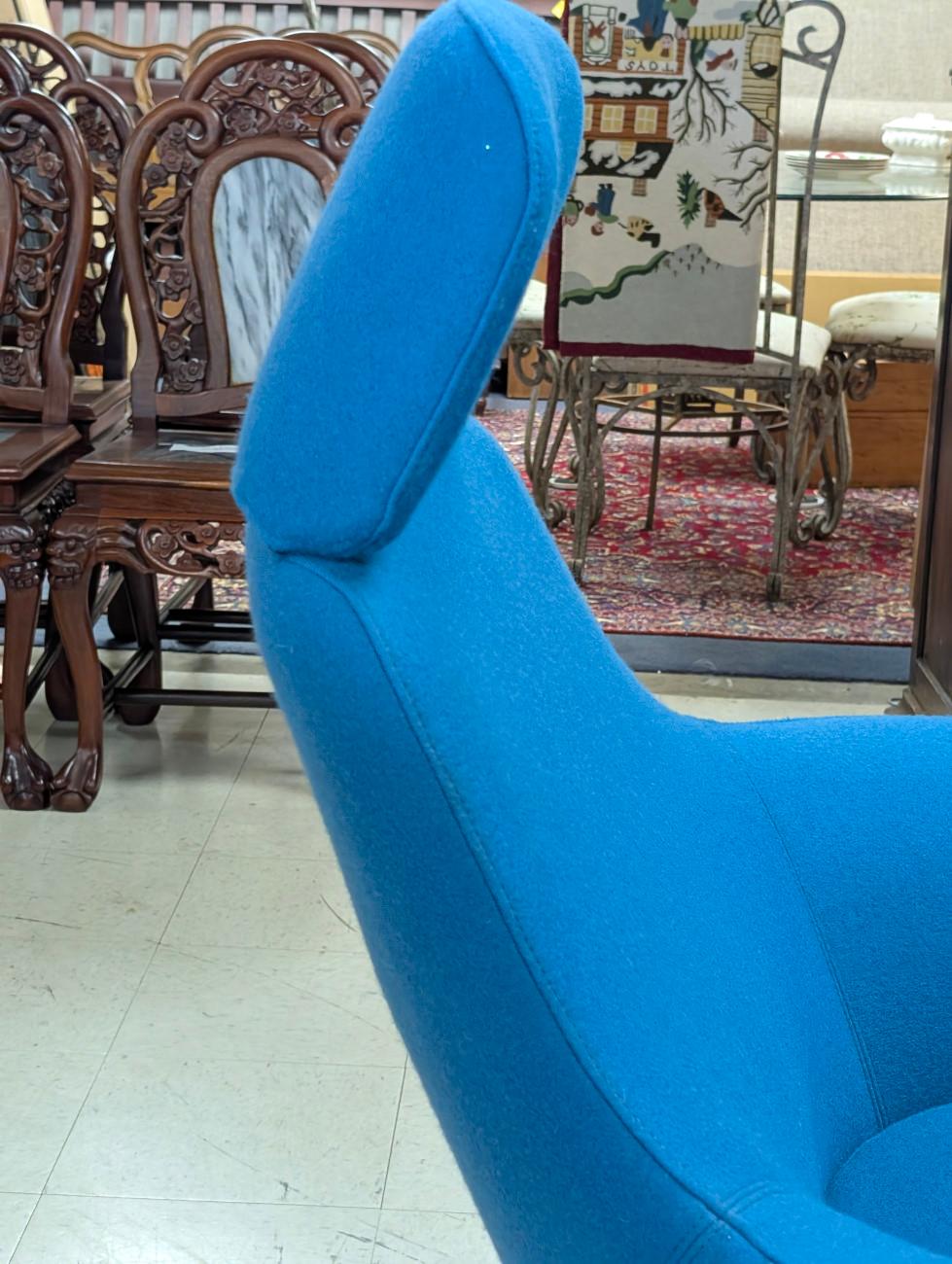 Silla de salón giratoria Bob con reposacabezas, azul turquesa, 41,25″H Mexicano en venta