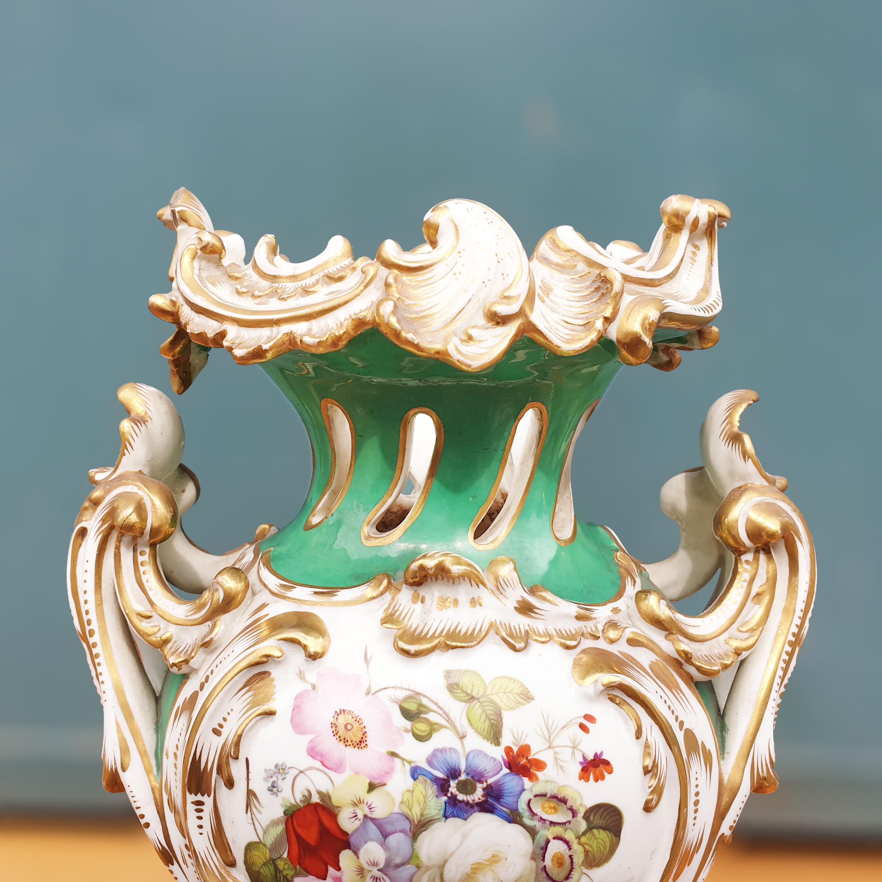 Coalport 19th Century Hand Painted Green Rococo Style Vase For Sale 3
