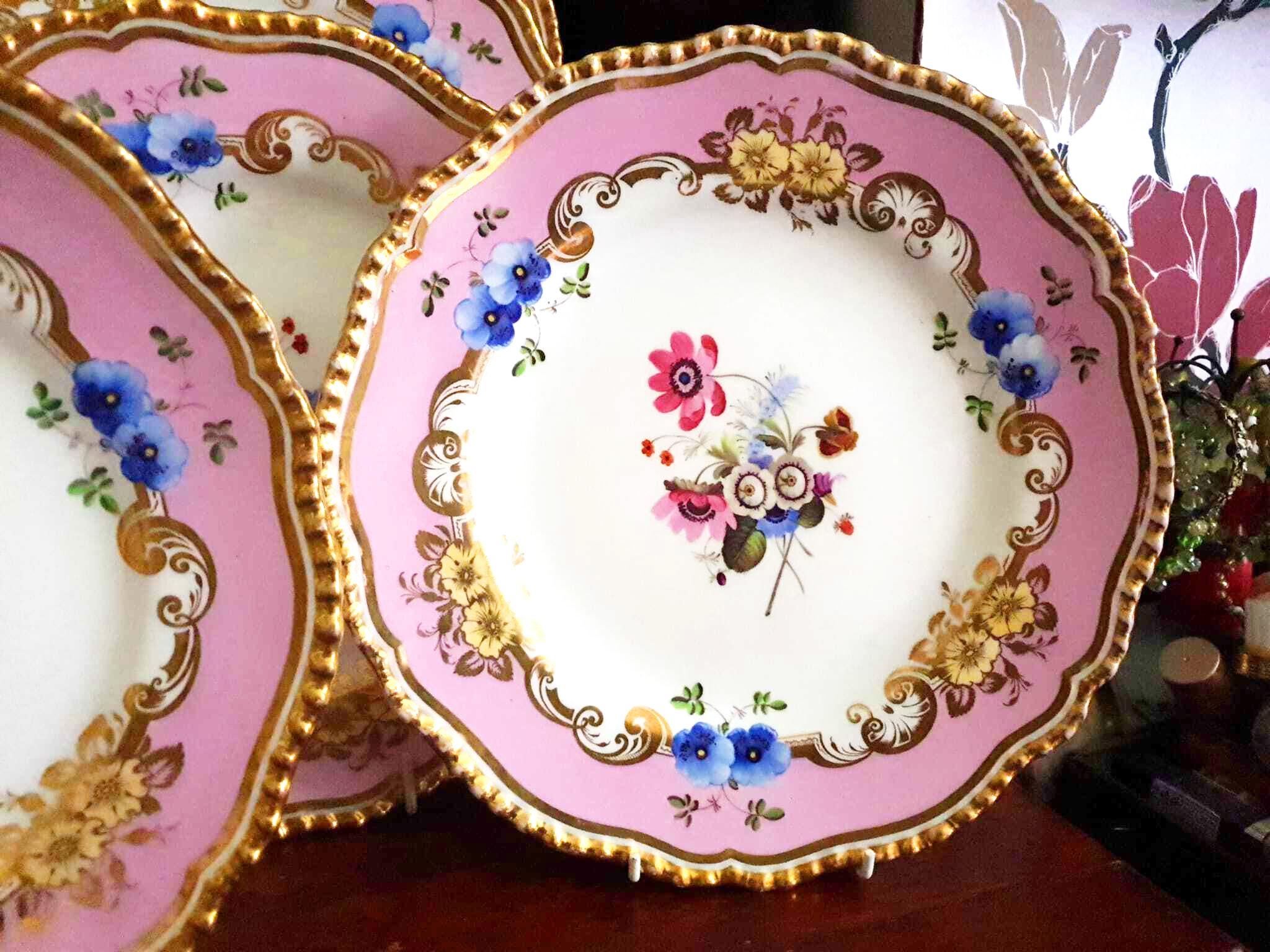 English Coalport 19th Century Hand Painted Pink Dinner Plates For Sale