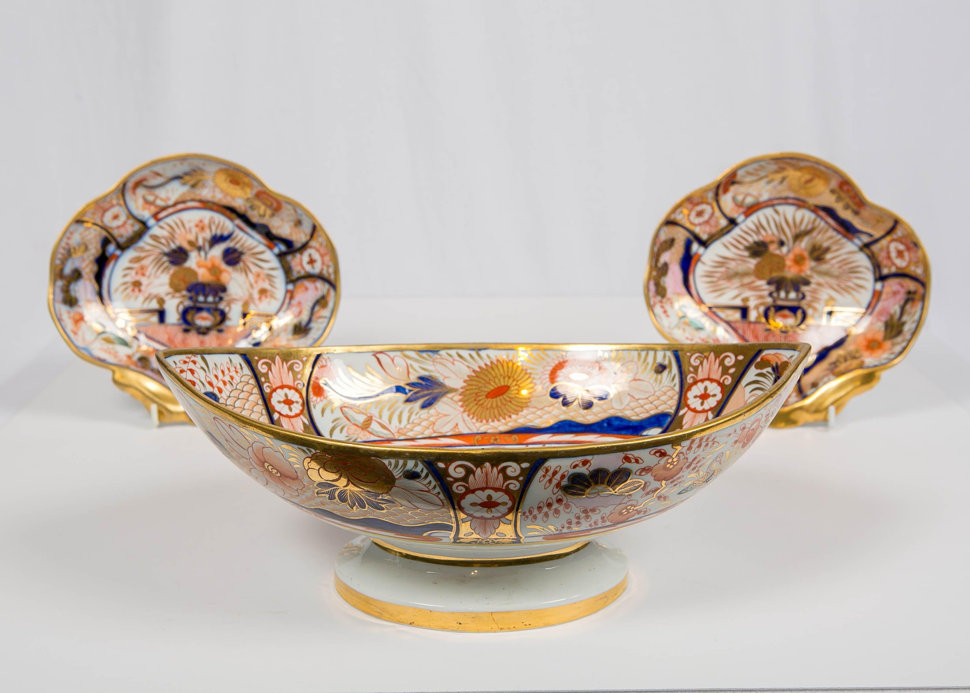 English Coalport Admiral Nelson Shell Shaped Dishes, England, circa 1810