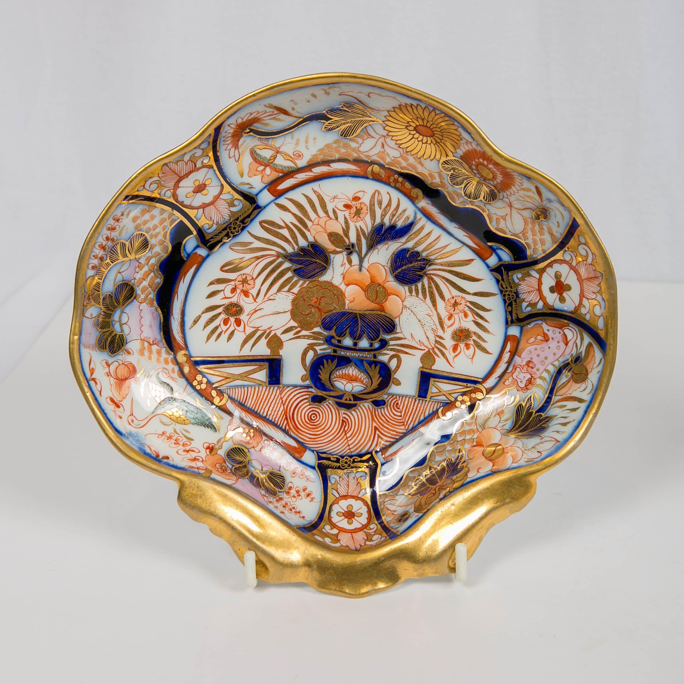 Hand-Painted Coalport Admiral Nelson Shell Shaped Dishes, England, circa 1810