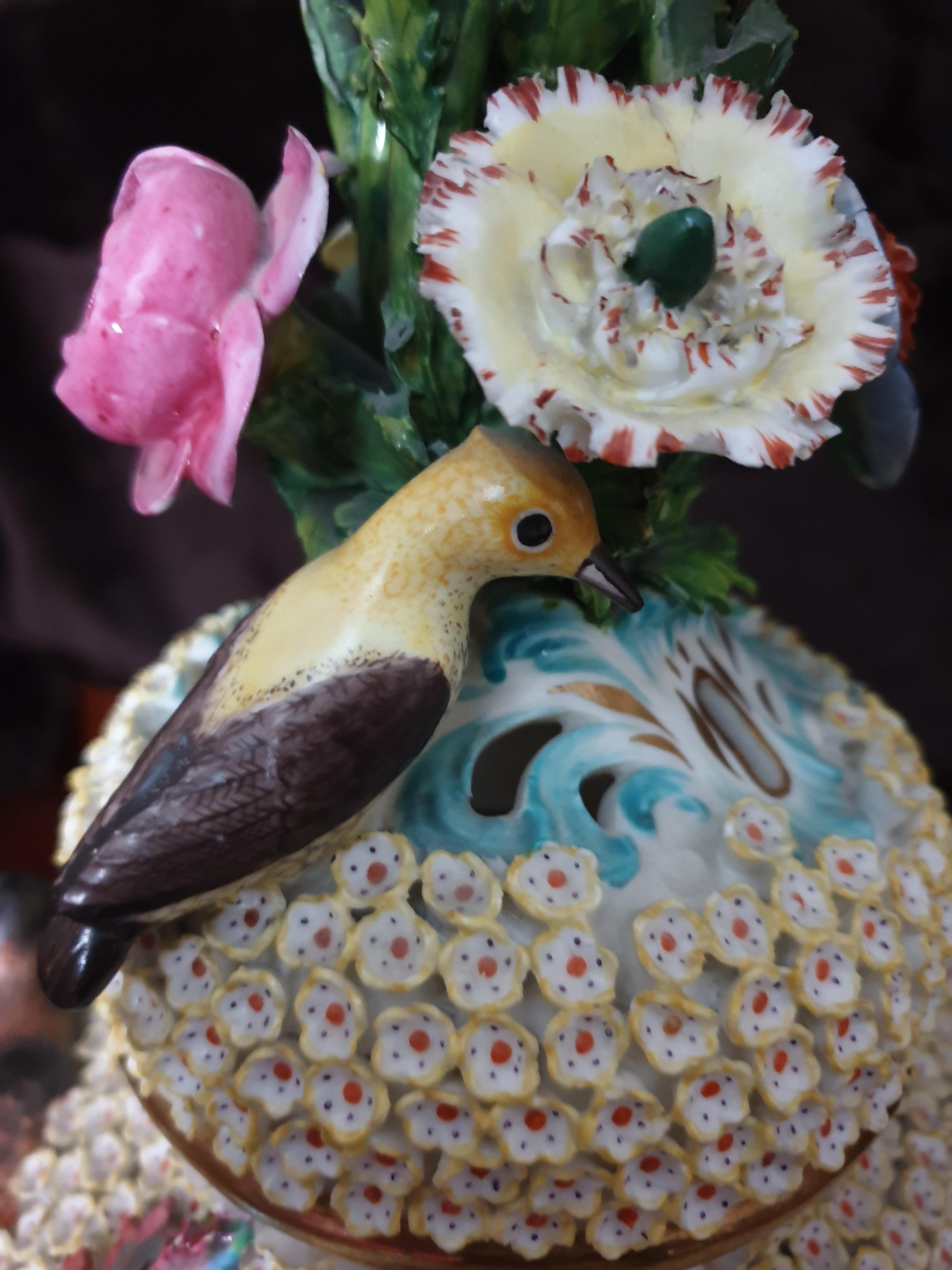 Coalport Turquoise Schneeballen Reticulated Encrusted Bird Exhibition Vase  For Sale 5