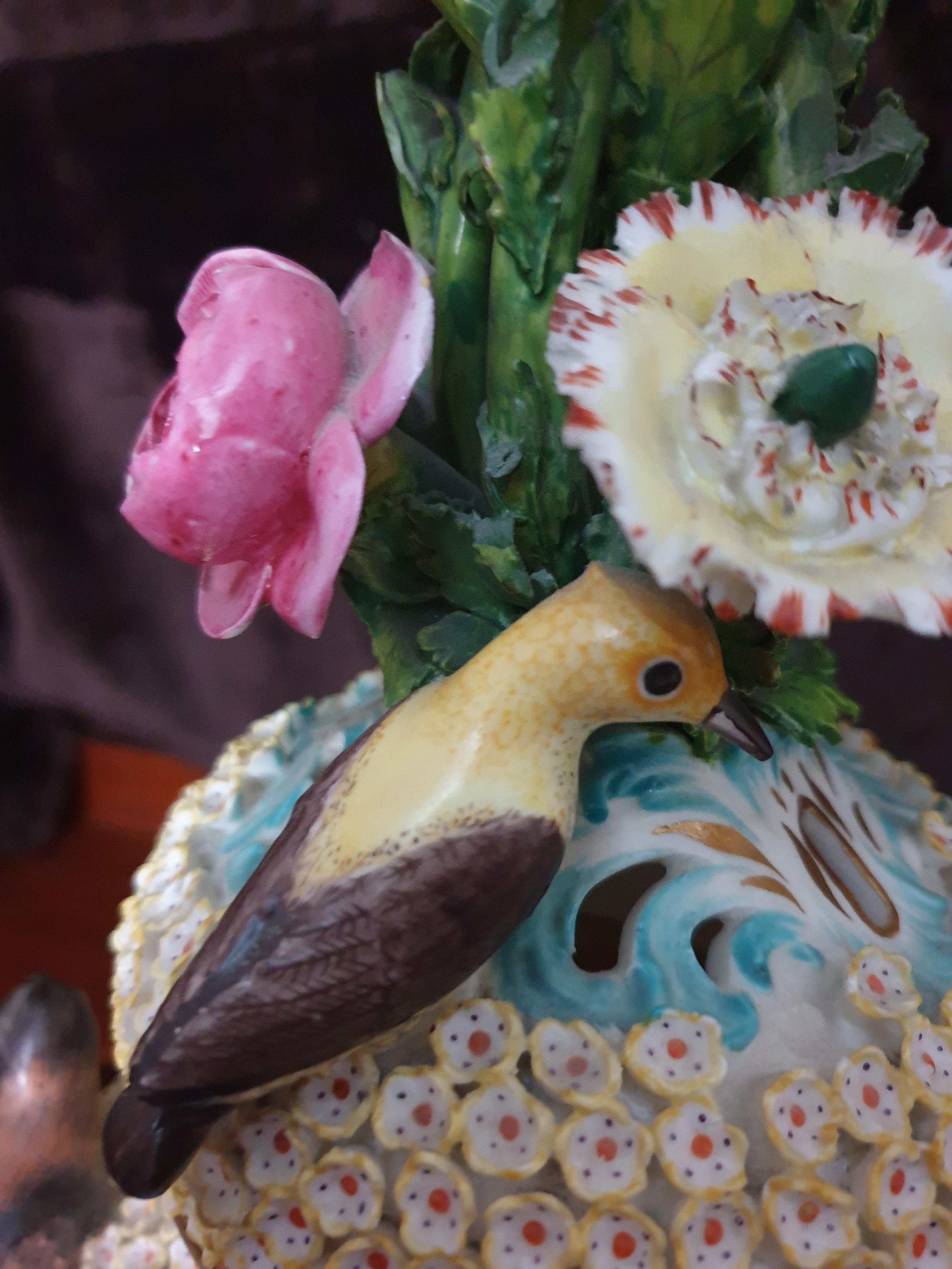 Coalport Turquoise Schneeballen Reticulated Encrusted Bird Exhibition Vase  For Sale 6