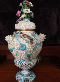 Coalport Turquoise Schneeballen Reticulated Encrusted Bird Exhibition Vase