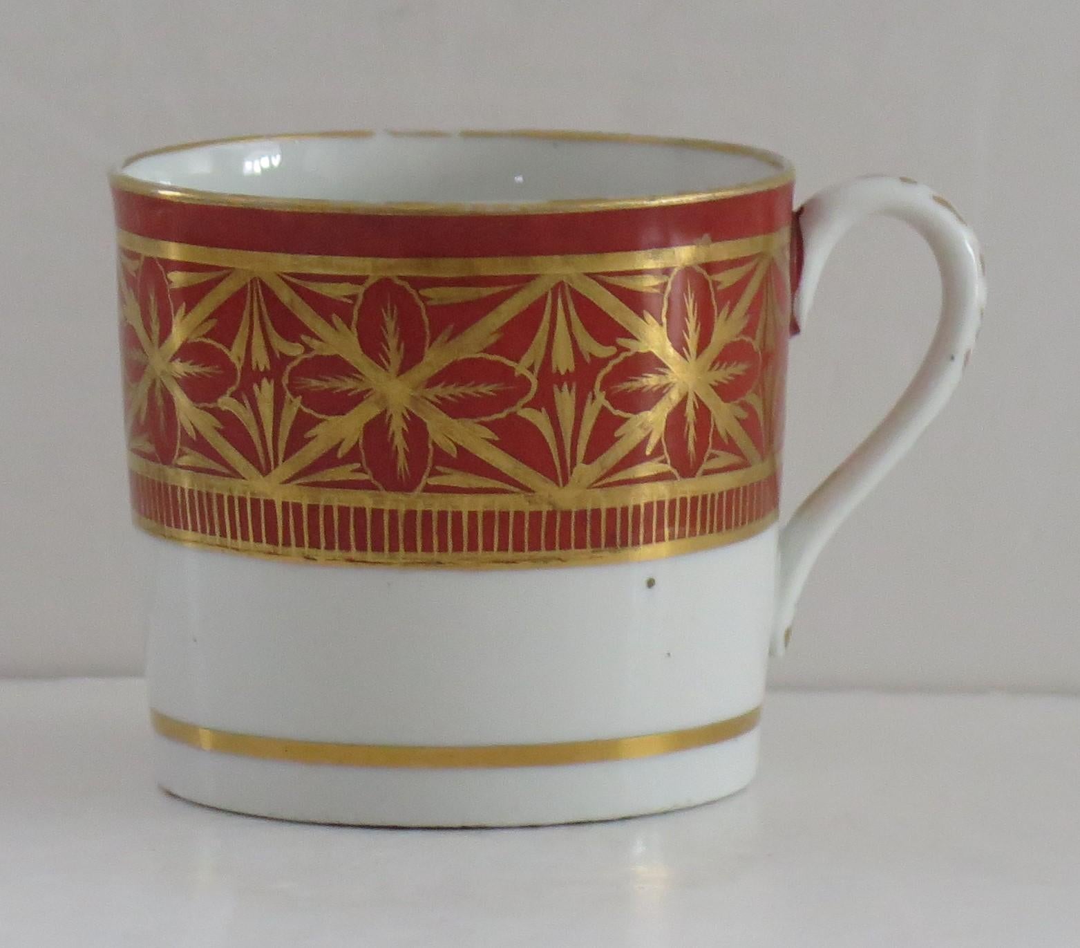 English Coalport Coffee Can Porcelain Hand Painted and Gilded Pattern, circa 1810 For Sale